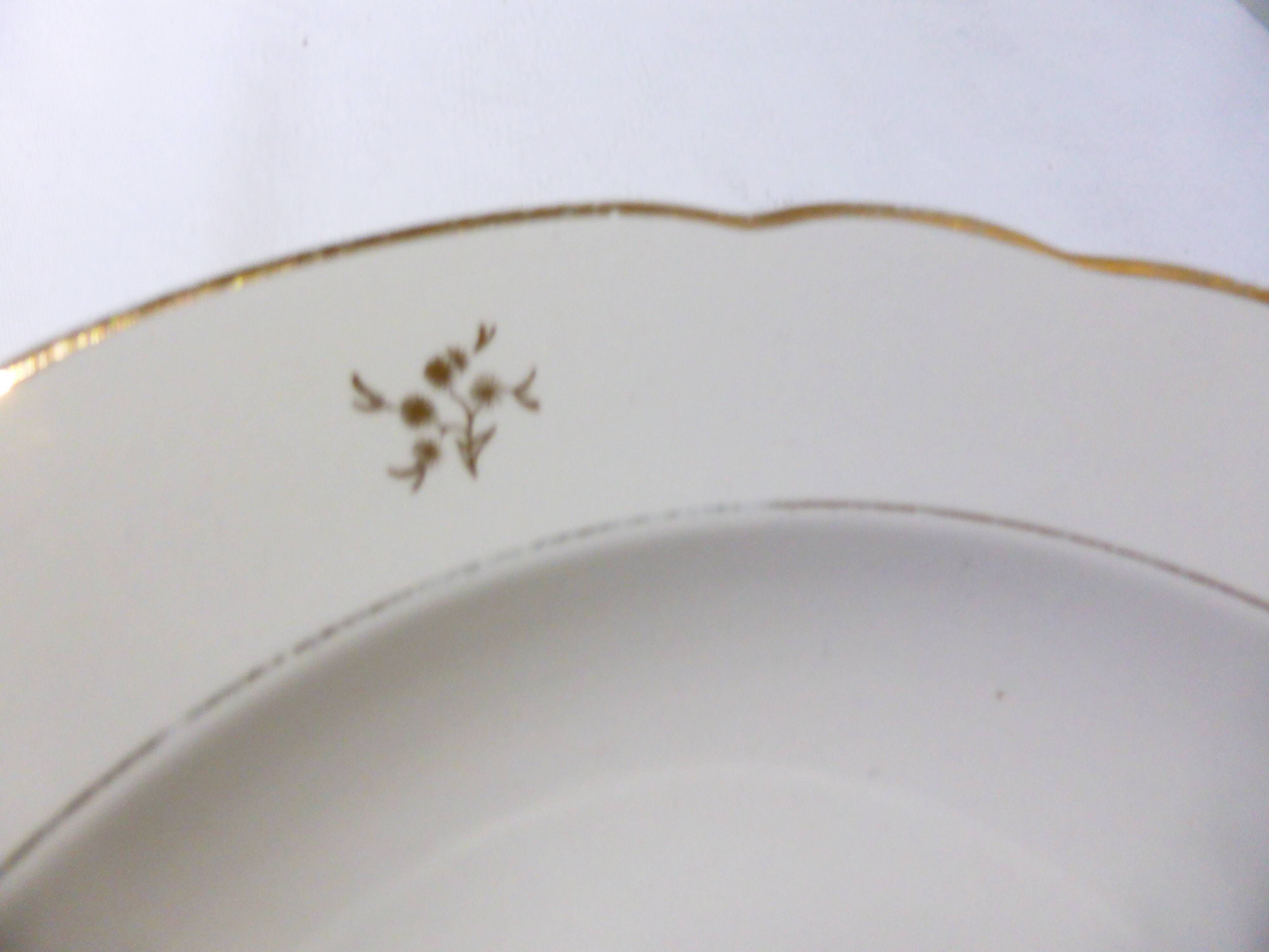 1 vintage hollow round serving dish in Villeroy and Boch 210166 porcelain