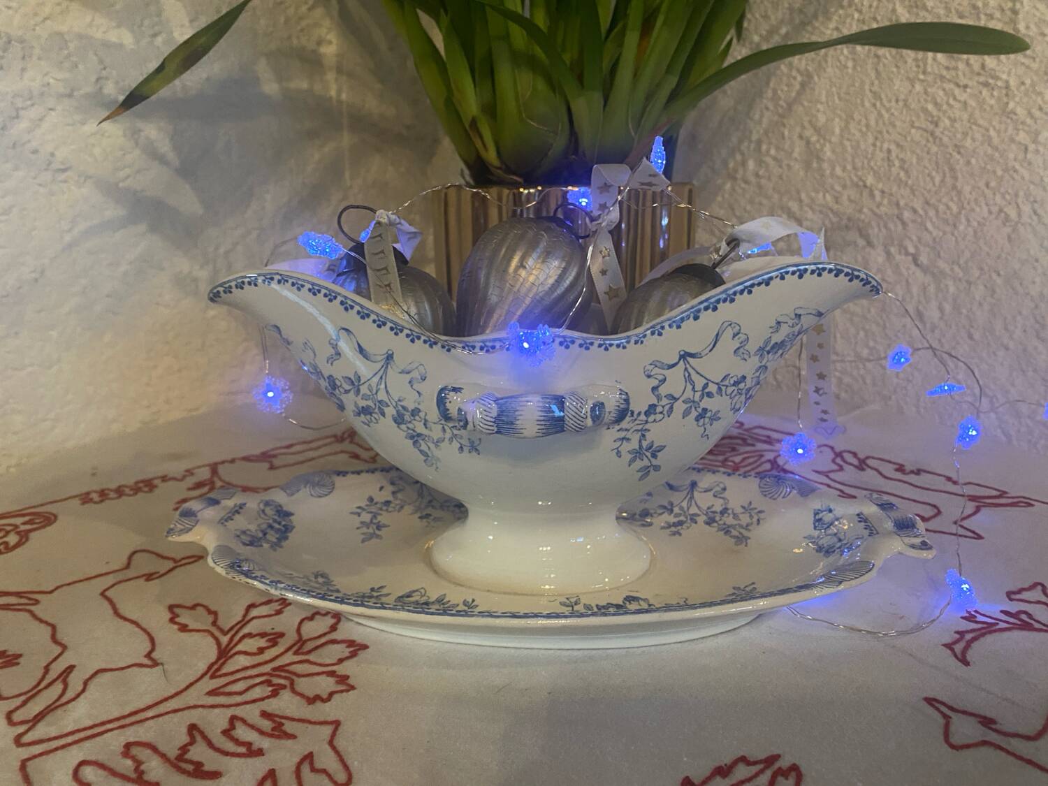 Mozart pattern earthenware gravy boat stamped Sarreguemines