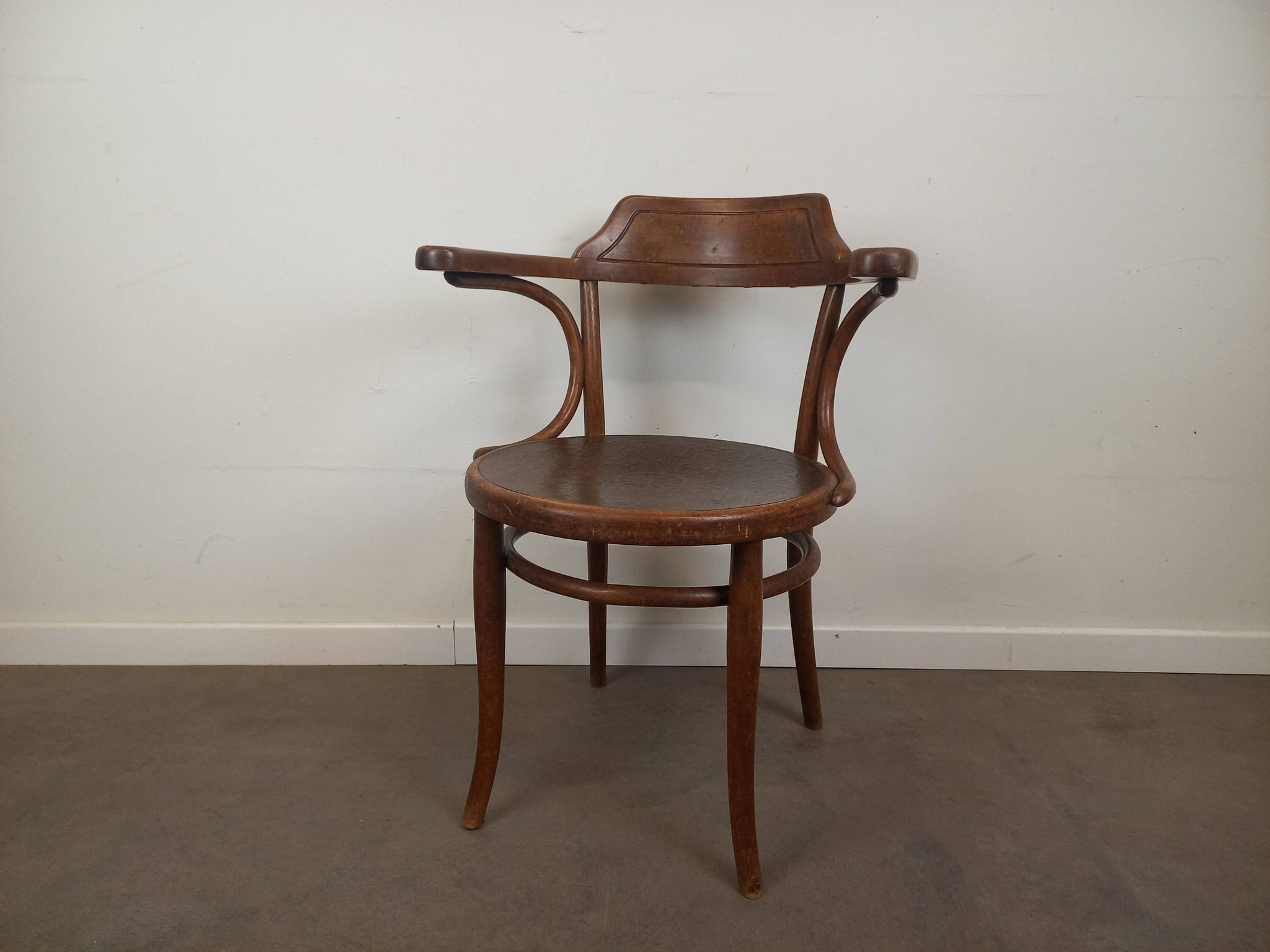 Bentwood chair Thonet