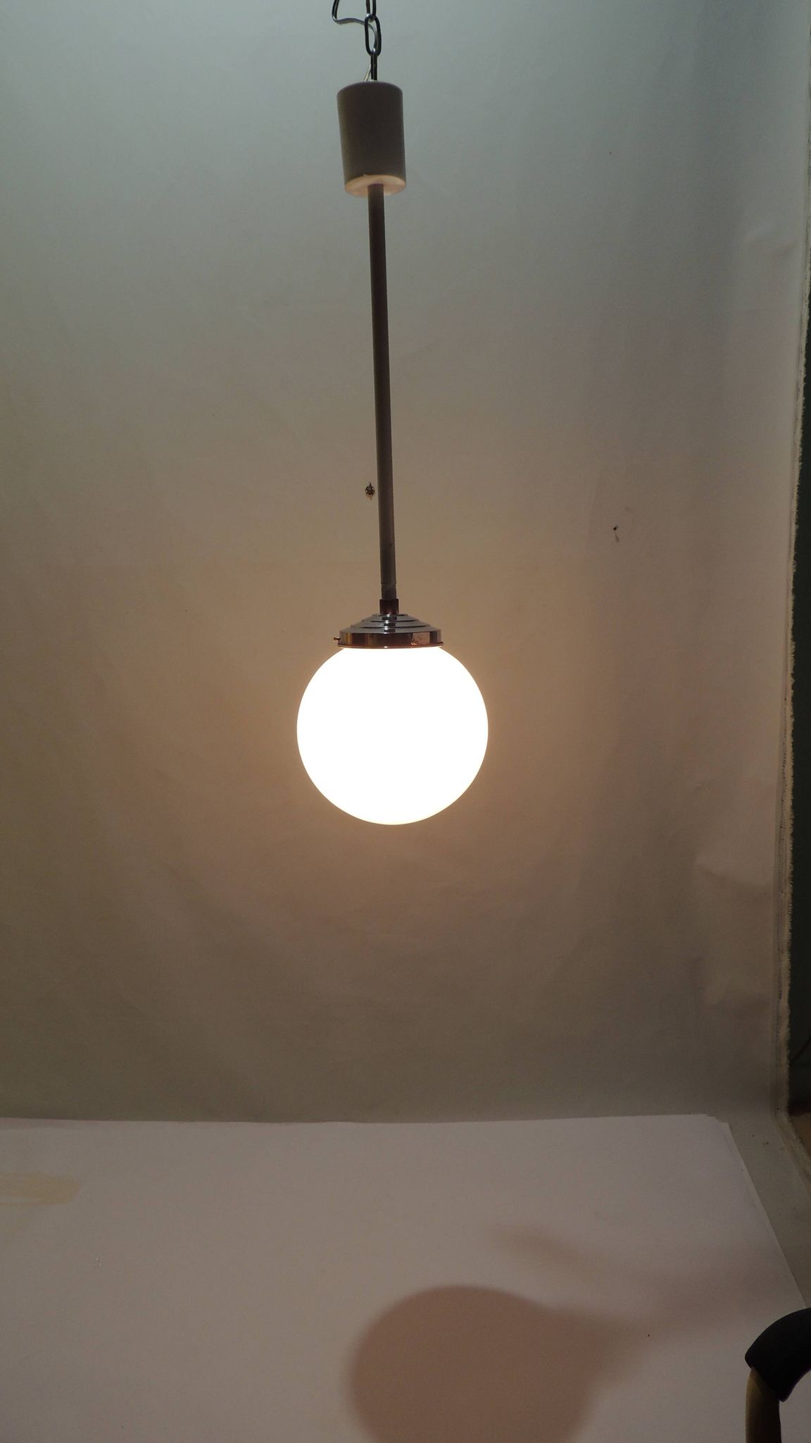 Vintage 70s pendant lamp in white opaline glass, 20 cm globe, chrome, light