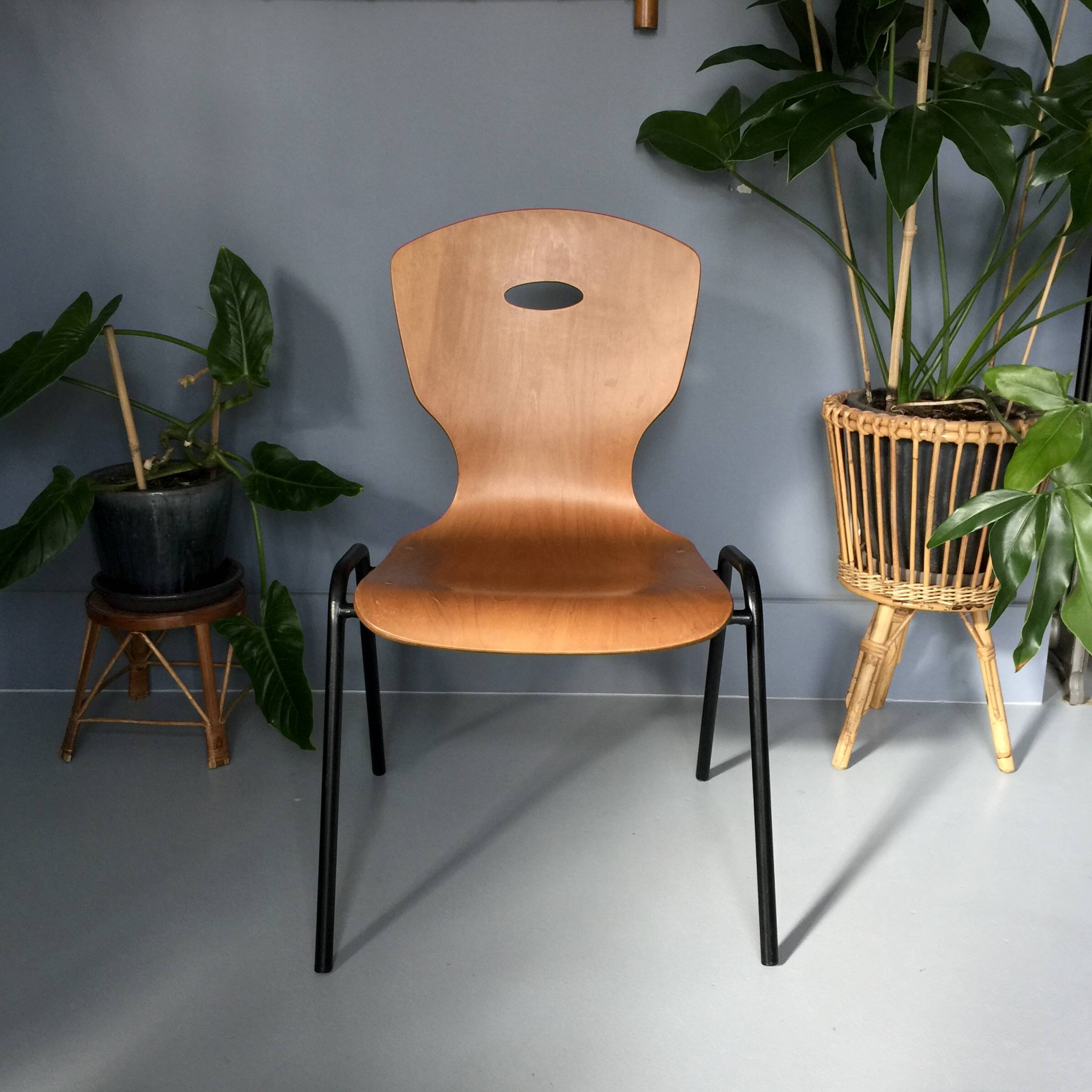 Set of 6 thermoformed wood and metal chairs