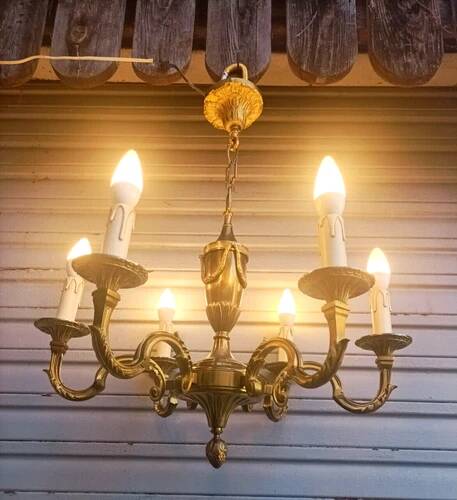 Superb 6-light chandelier in gilded bronze in Louis XVI style, in working condition.