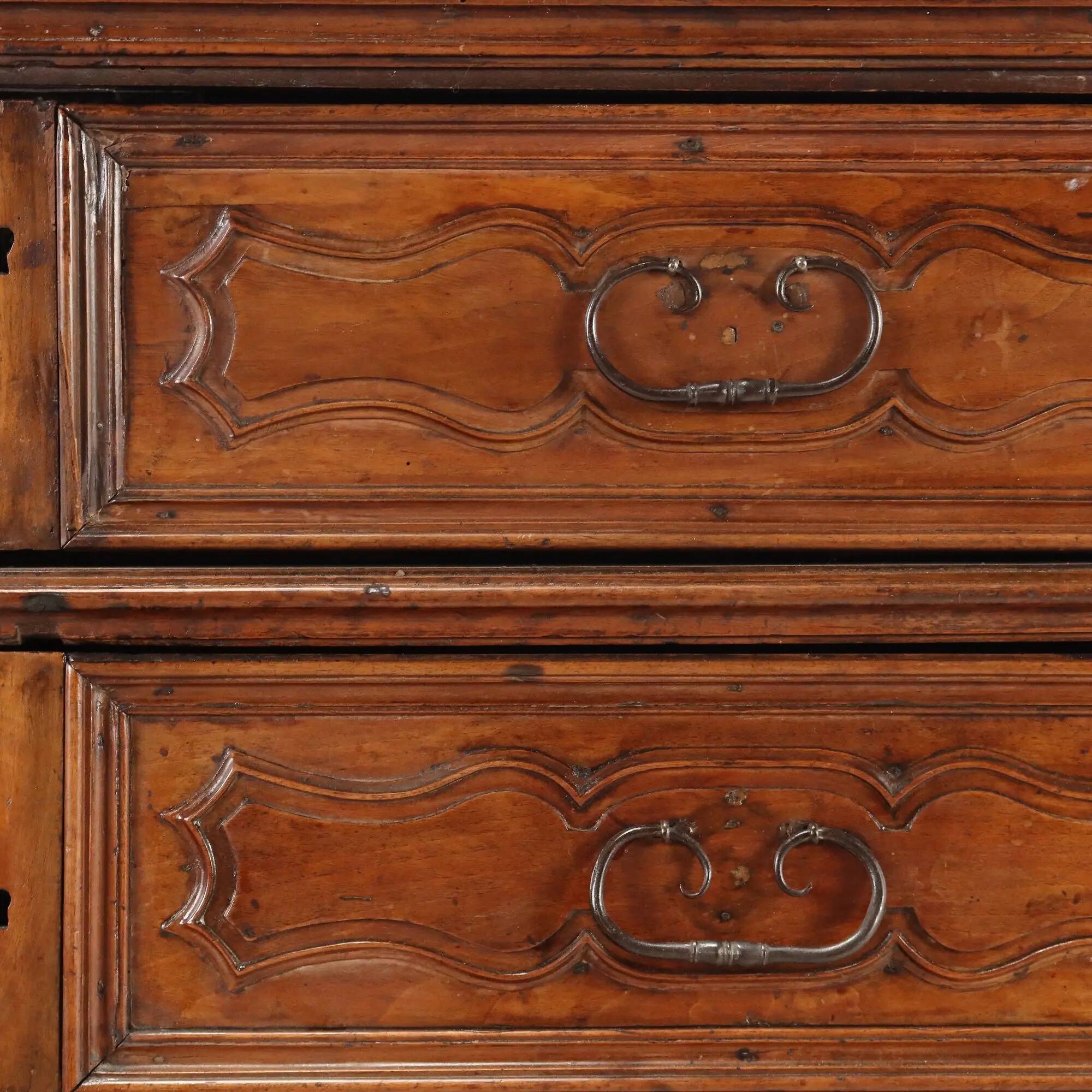 Antique baroque walnut commode, Italy, 18th century
