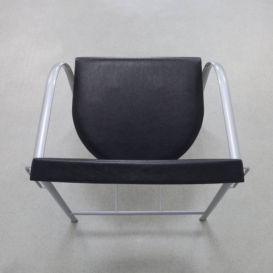 2 fauteuils postmodernes « Kokatu » en cuir par MA Ciganda pour Akaba, années 1980