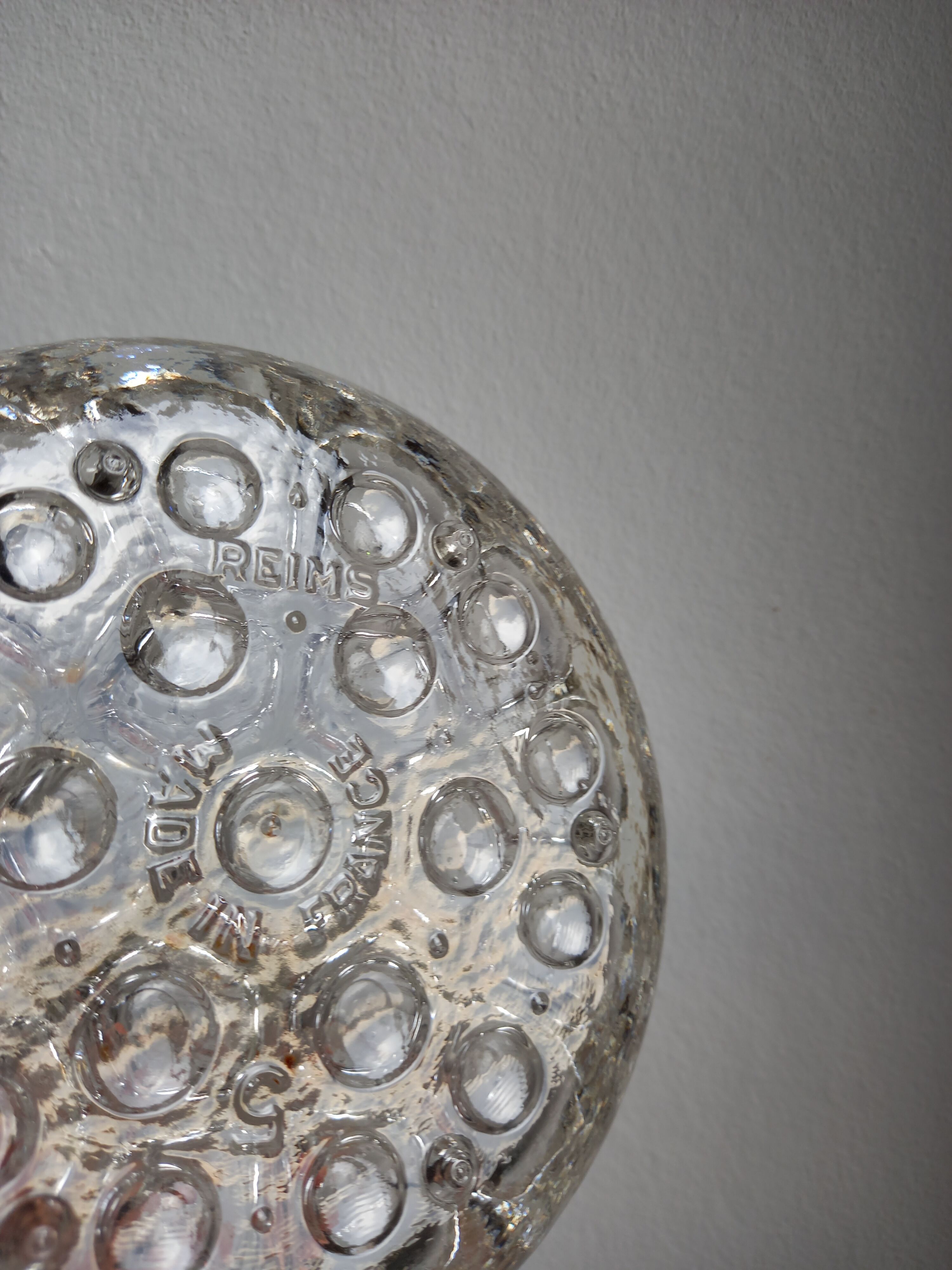 Pique-fleurs en verre de Reims 19 trous socle en métal argenté forme tortue
