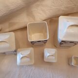 6 blue checkered jars