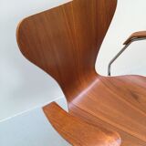 Arne Jacobsen Series 7 model 3217