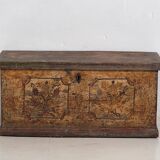 Ancien coffre en bois massif doré daté de 1846 #86