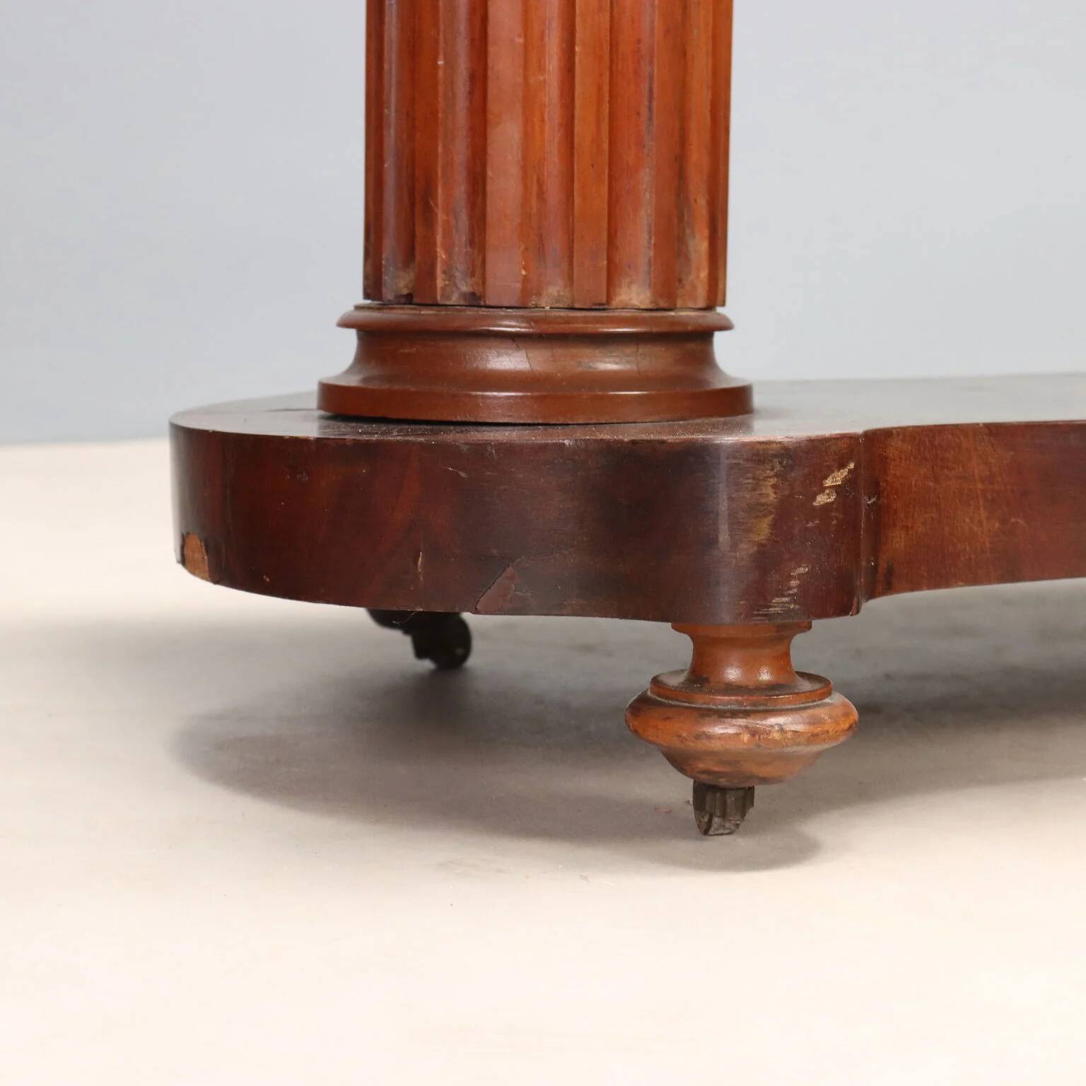 Victorian English mahogany side table, 19th century.
