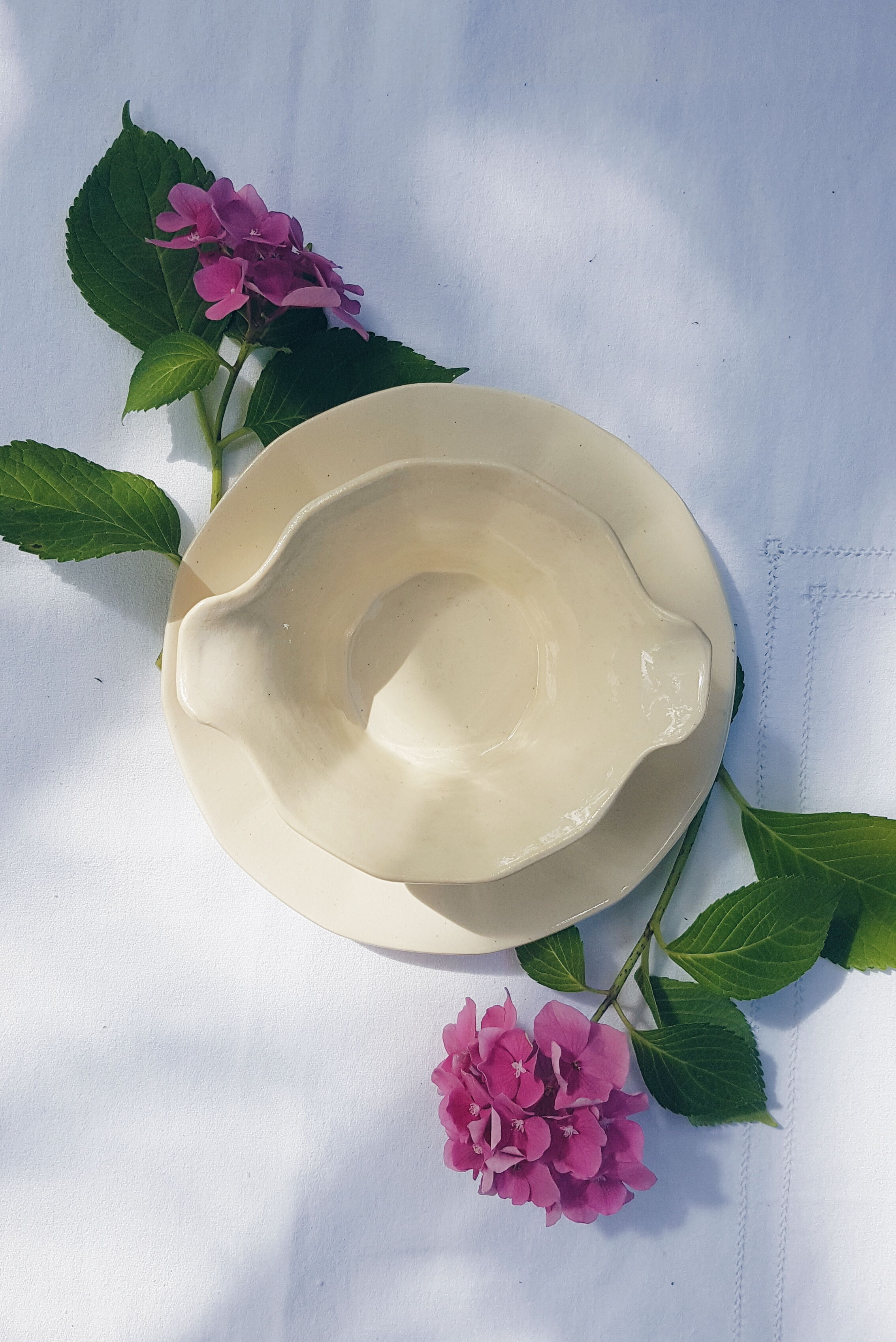 Saucière Digoin Sarreguemines blue Rose porcelain pattern "Cannes"