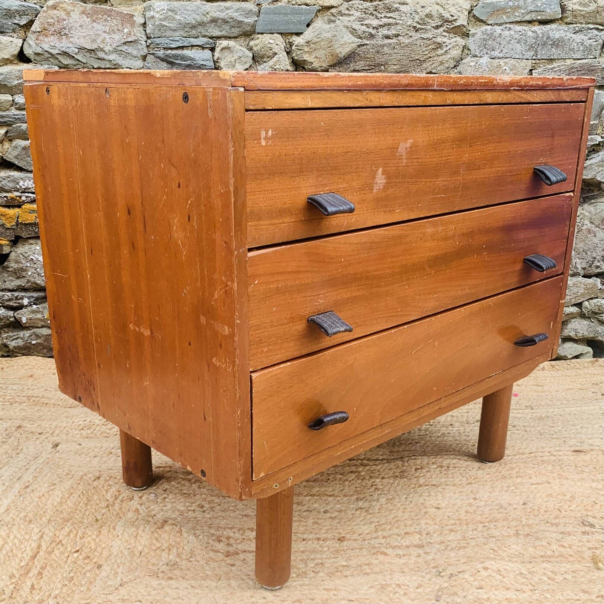 Vintage chest of drawers with leather handles – 1950s/60s