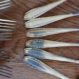 12 Art Deco place settings