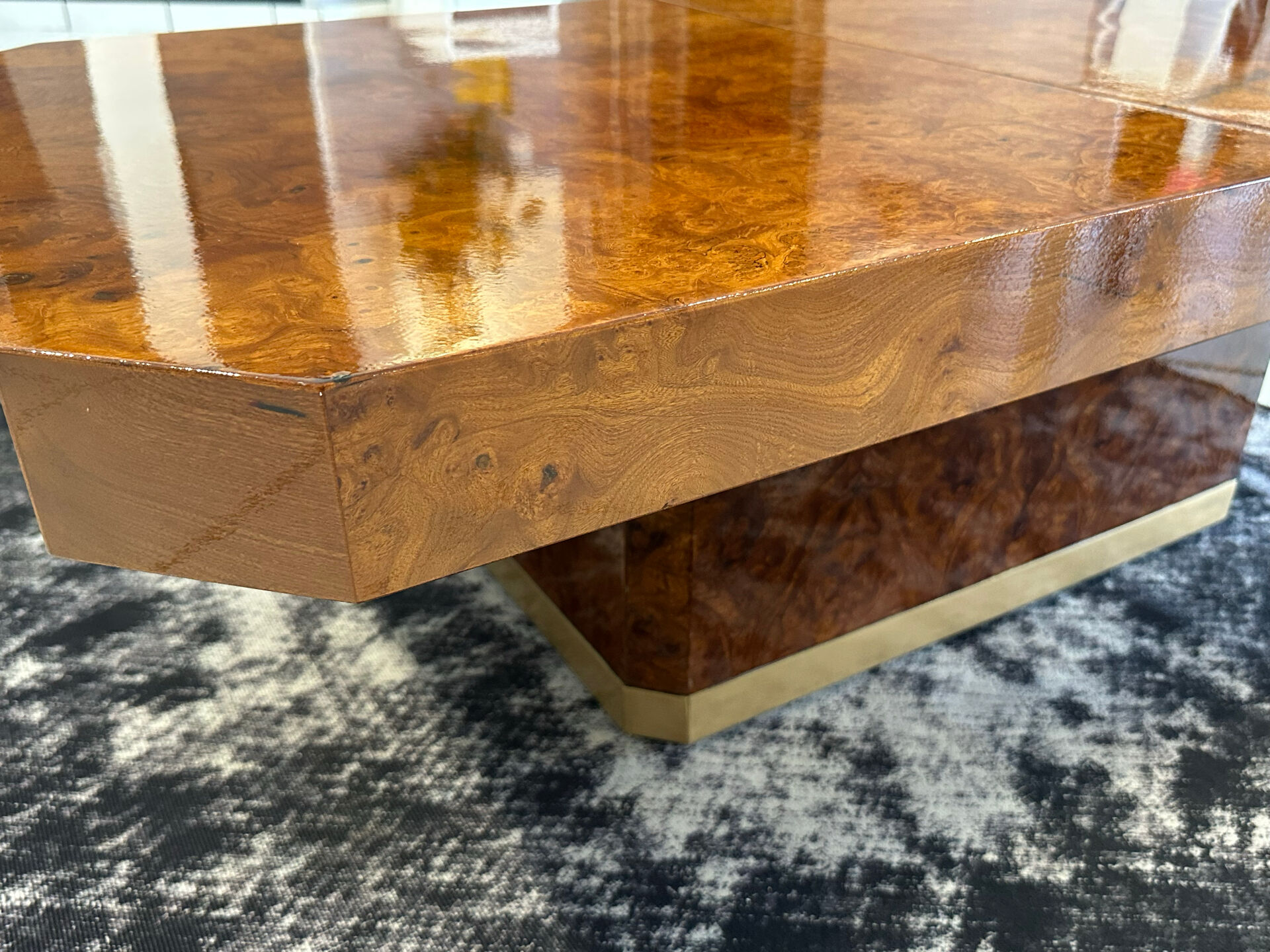 Table basse bar  en Loupe d’orme maison  Lancel vintage 1970