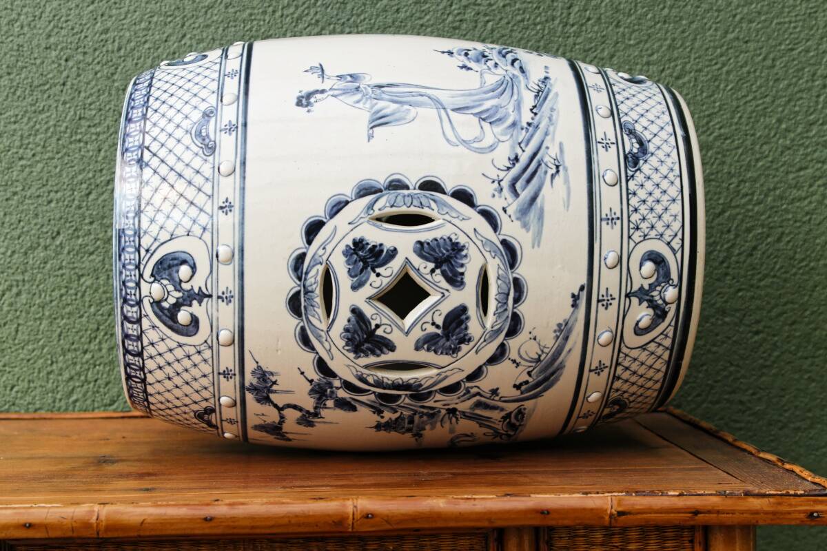 Chinese ceramic stool