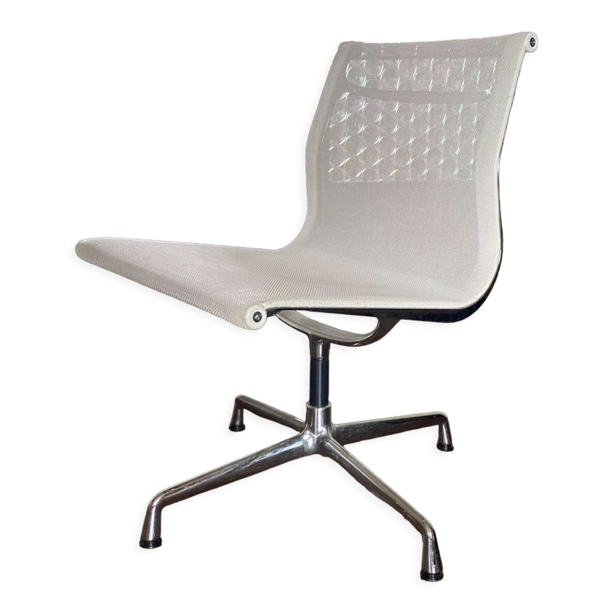 Chaise pivotante EA 107 en chrome et maille d’air par Charles & Ray Eames pour Vitra 2001