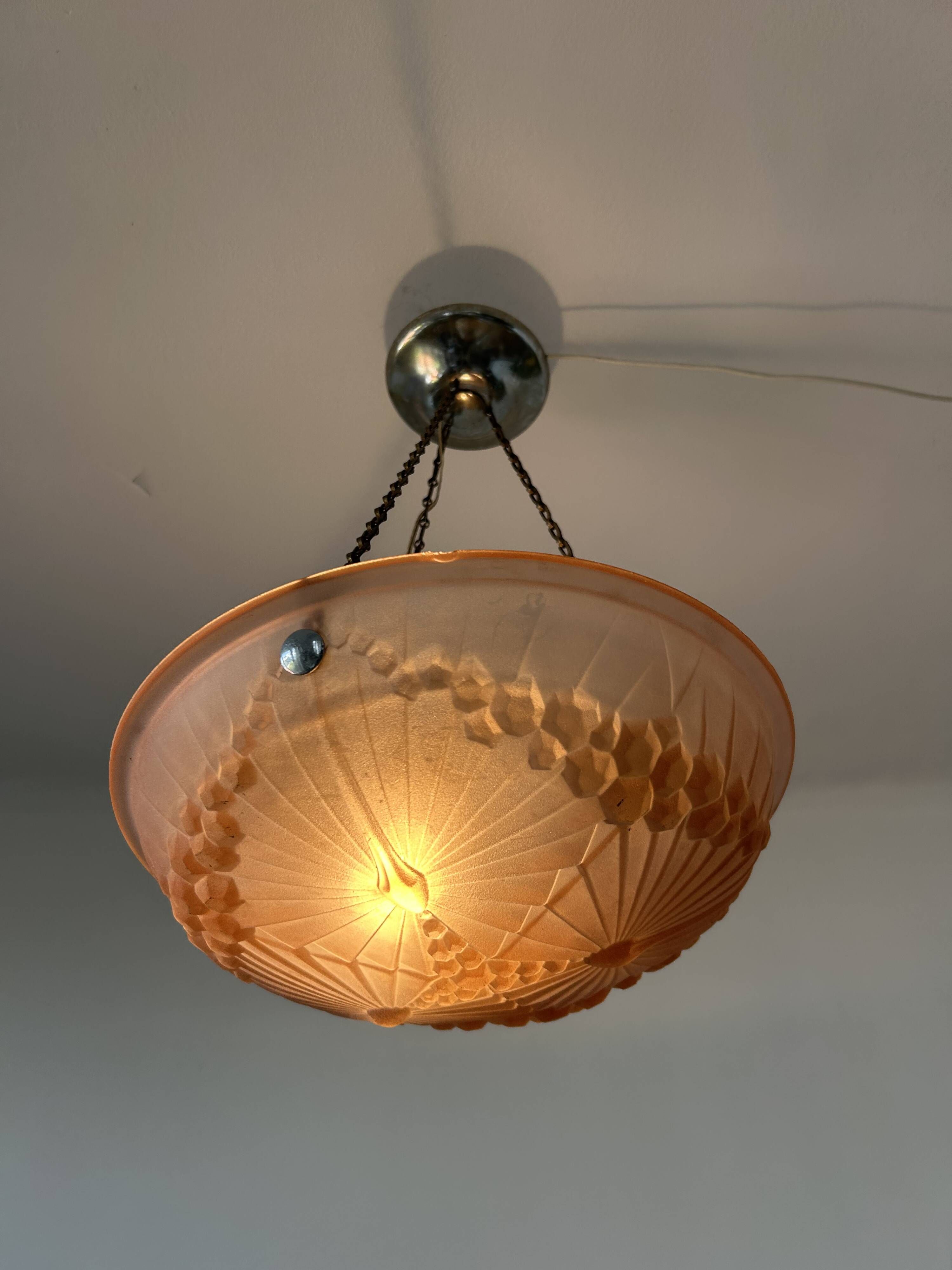 Suspension, antique Art Deco basin