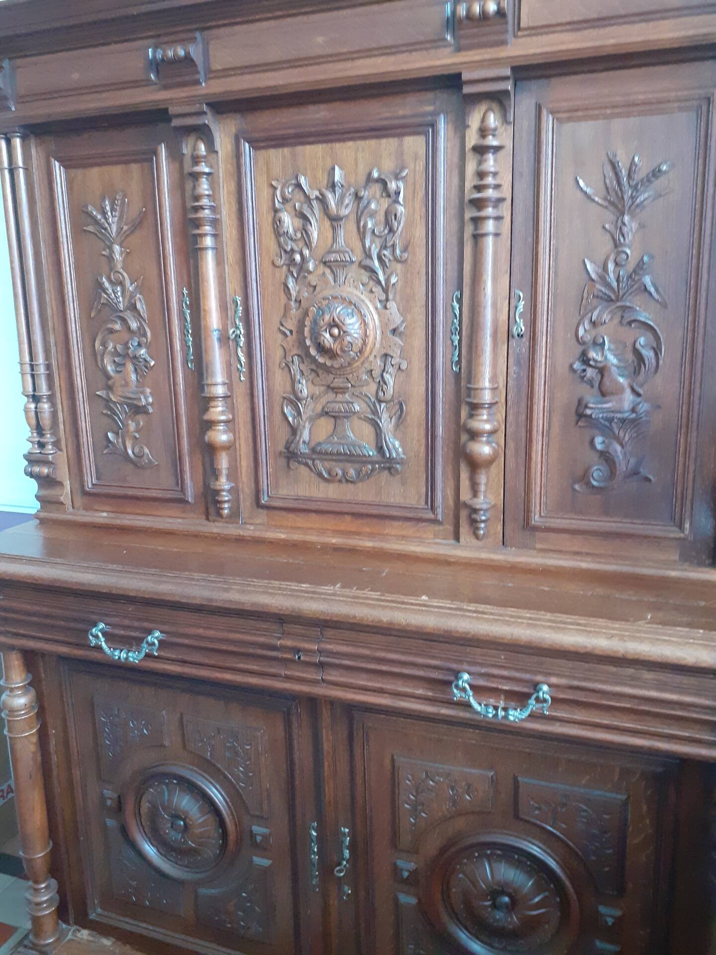 Buffet with 2 bodies in Henri II Renaissance style