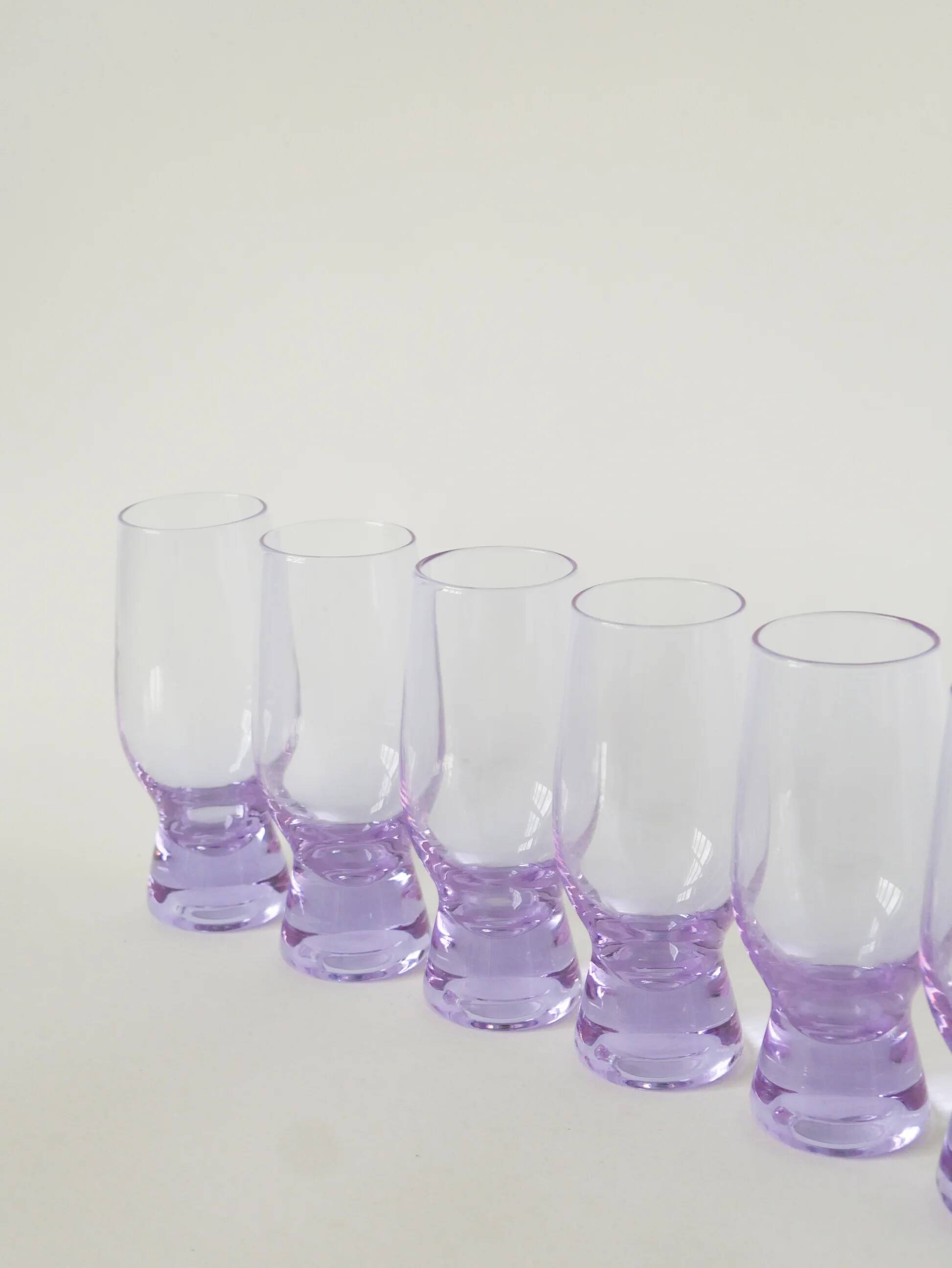 Set of 6 lilac cocktail glasses, Italian design, 1980.
