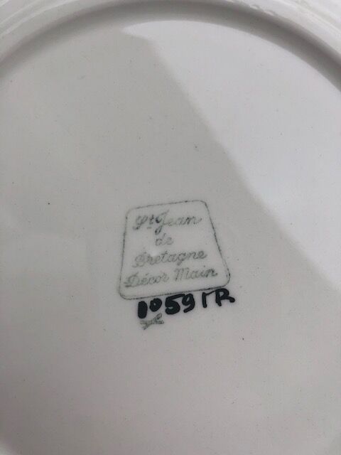 Plates ''saint-jean de bretagne'' numbered and signed