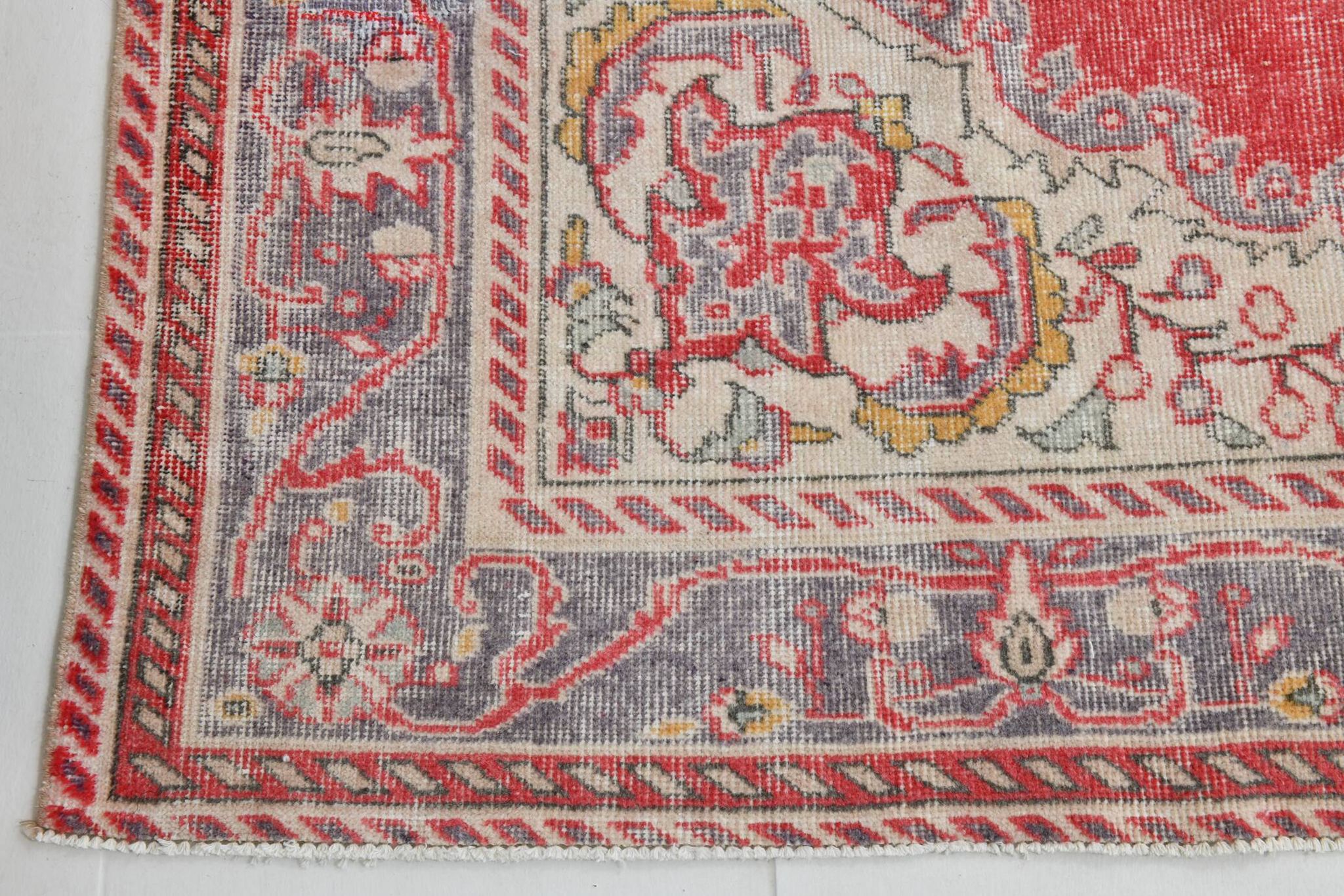 Red & Cream Classic Turkish Vintage Rug, 205x310Cm