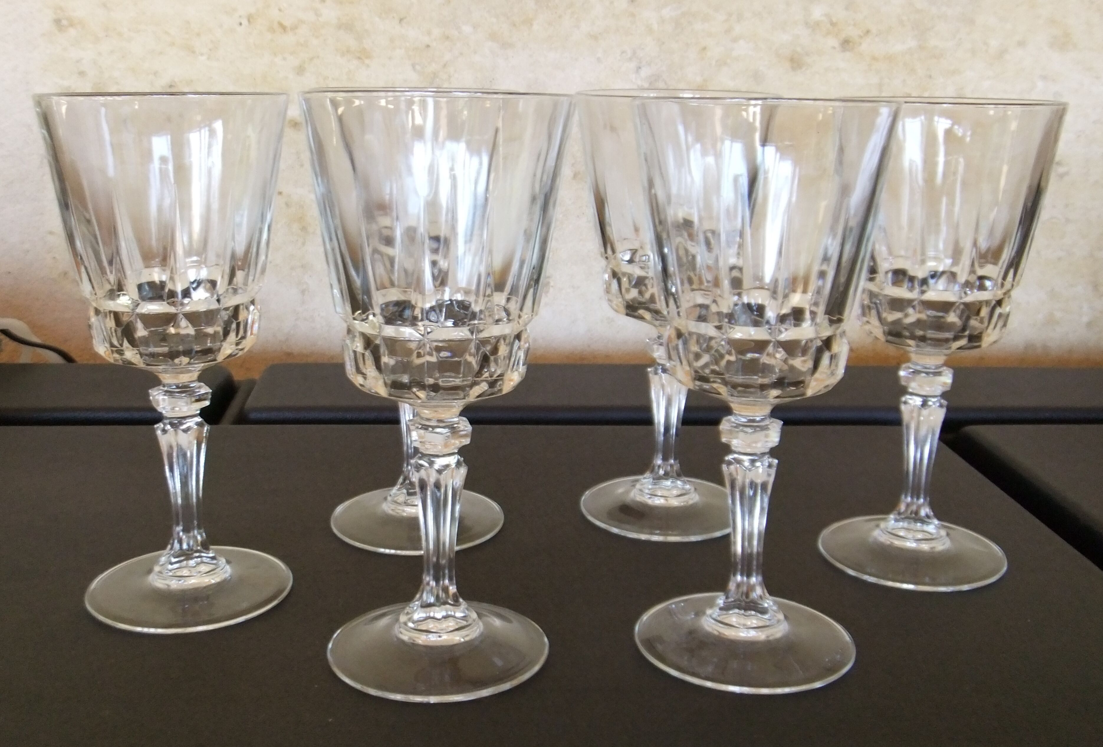 Vintage cut crystal wine glass Cristal d'Arques Chantelle Lady victoria