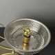 Lampe de table sculpturale ajustable des années 1960 avec abat-jour perforé.