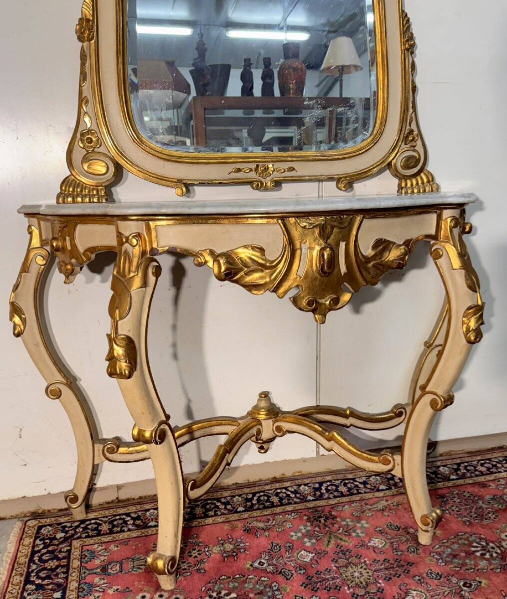 Importante console galbée + miroir style Louis XV en bois doré et laqué