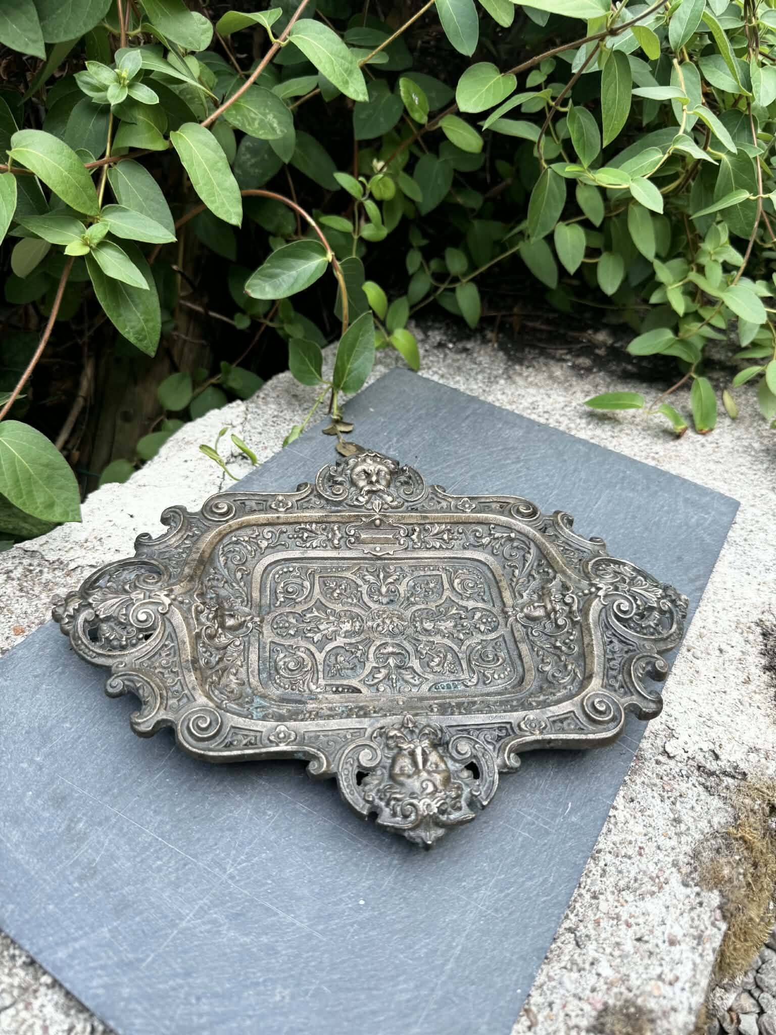 Large bronze Art Nouveau Jugendstil catchall tray