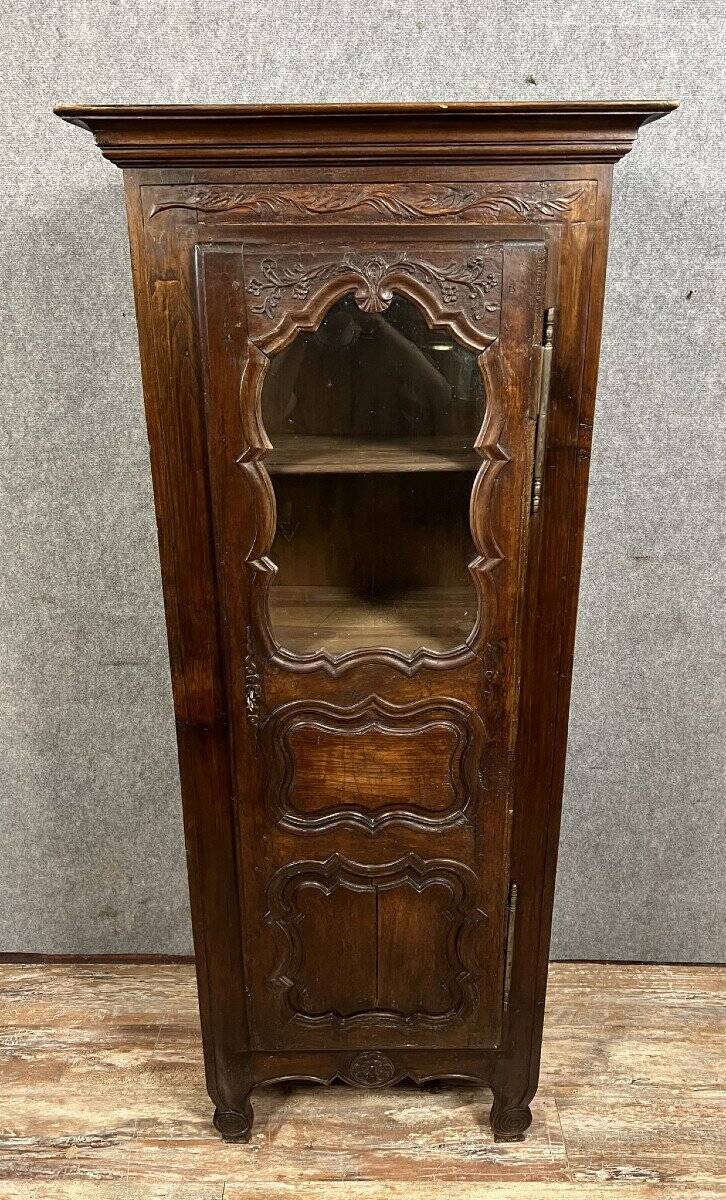 Provençal bonnetière from the Louis XV period in oak