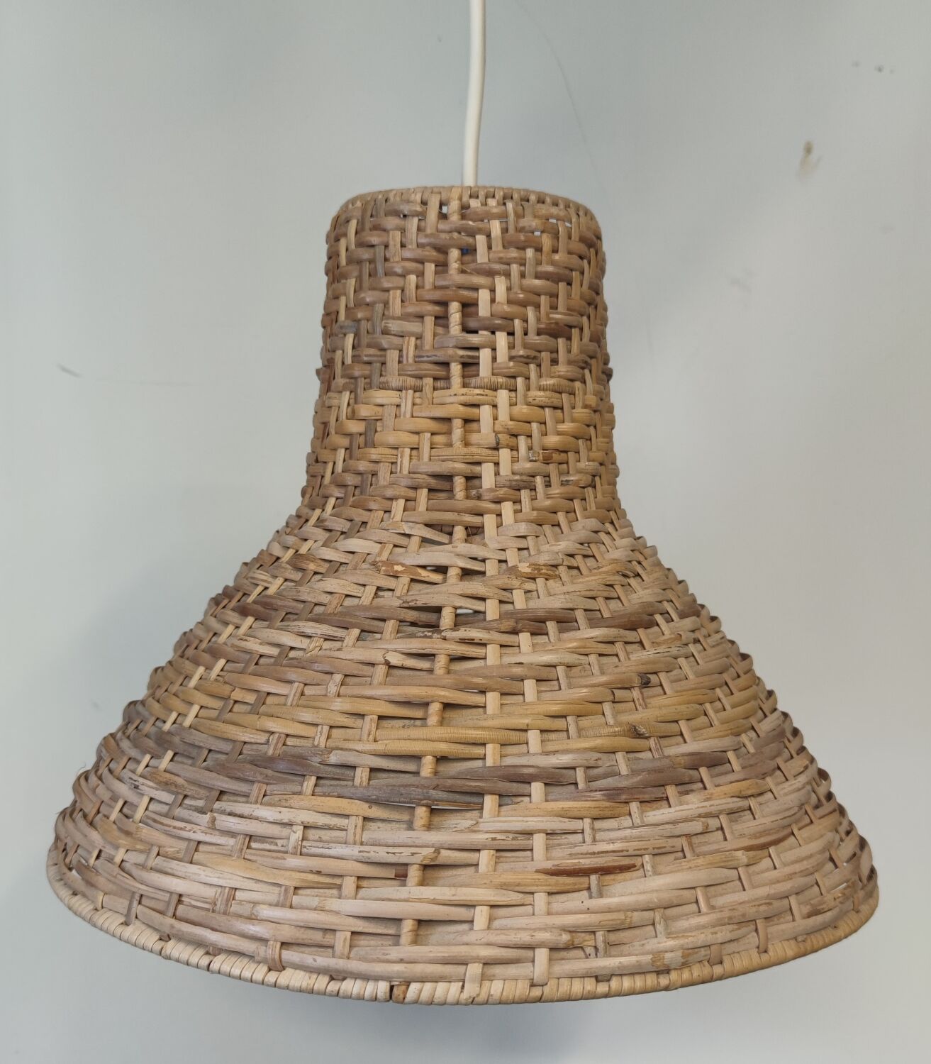 Wicker suspension