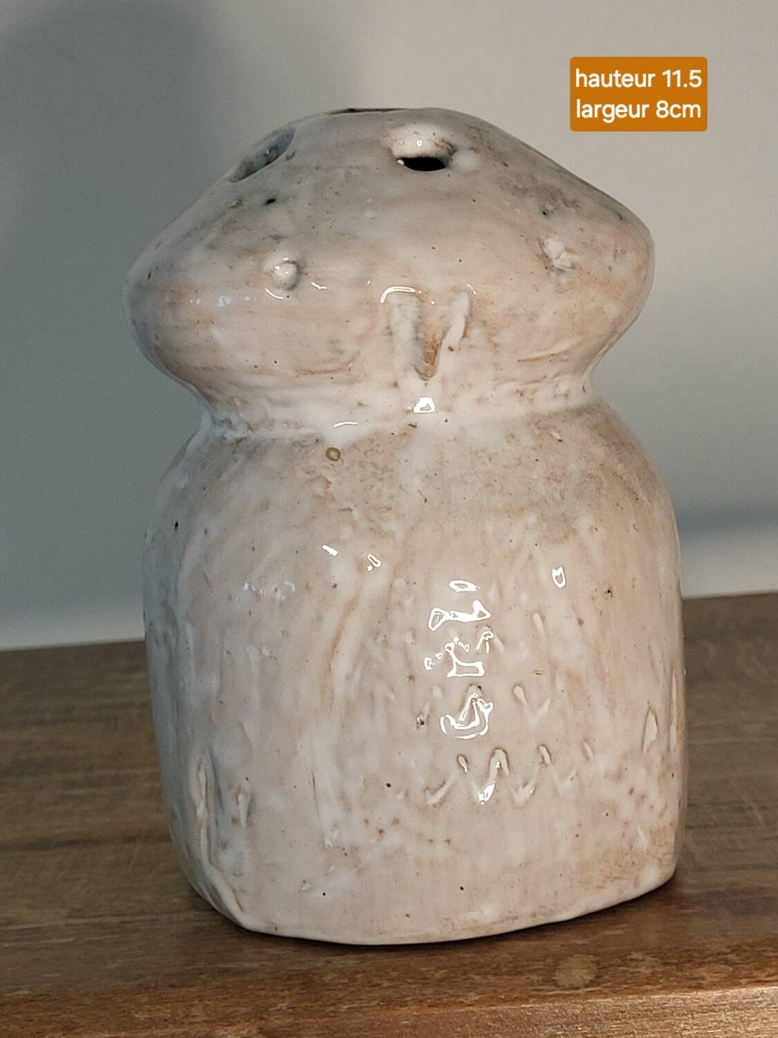 Vase with owl flowers