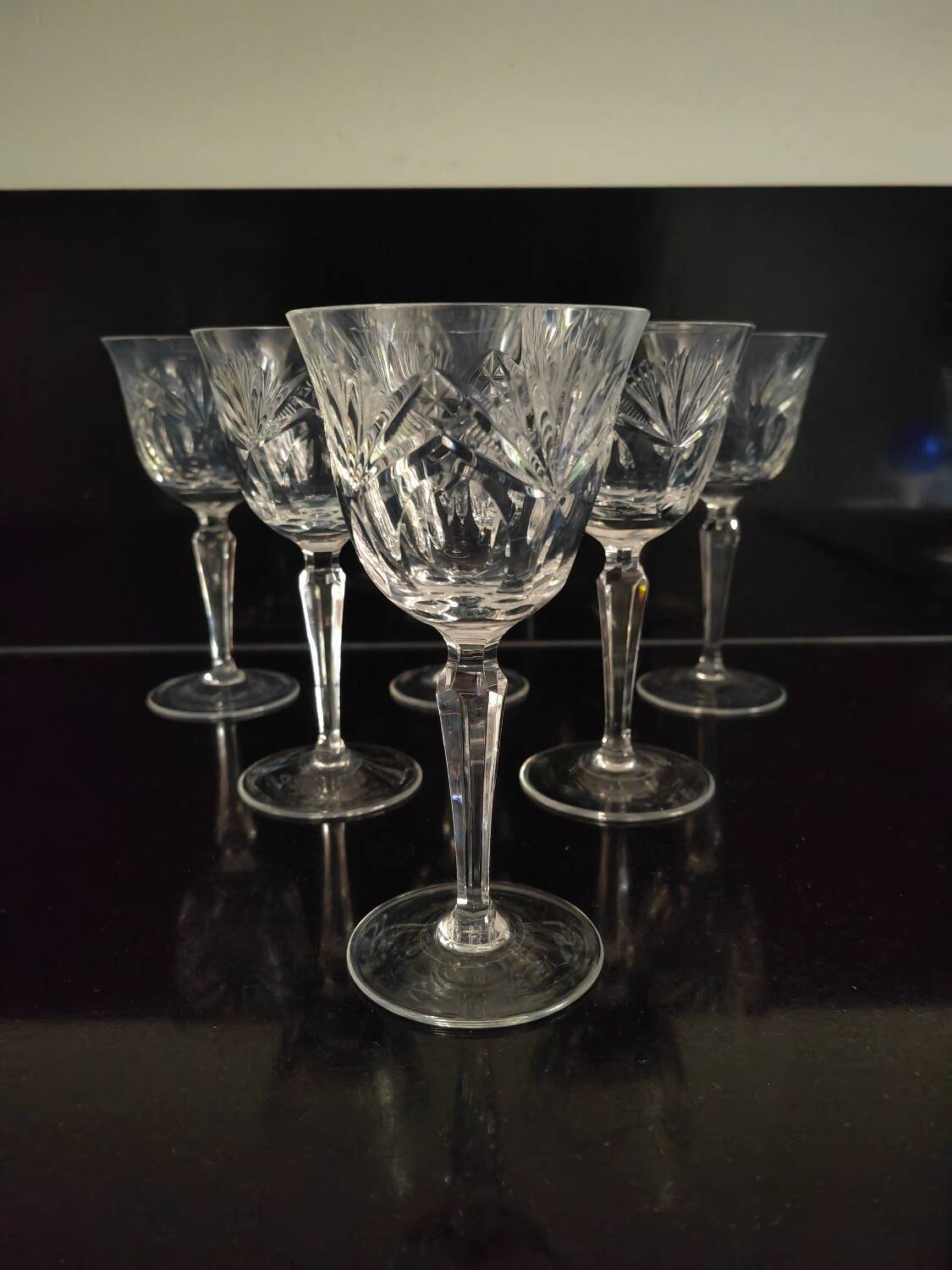 6 cut red wine glasses