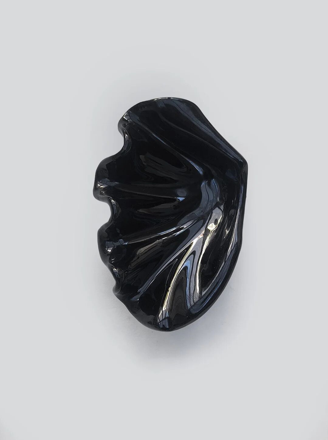 Vide-poche coquille en céramique noire