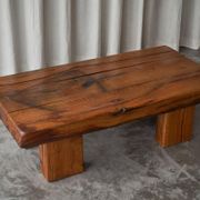 Table basse brutaliste en chêne massif - années 20