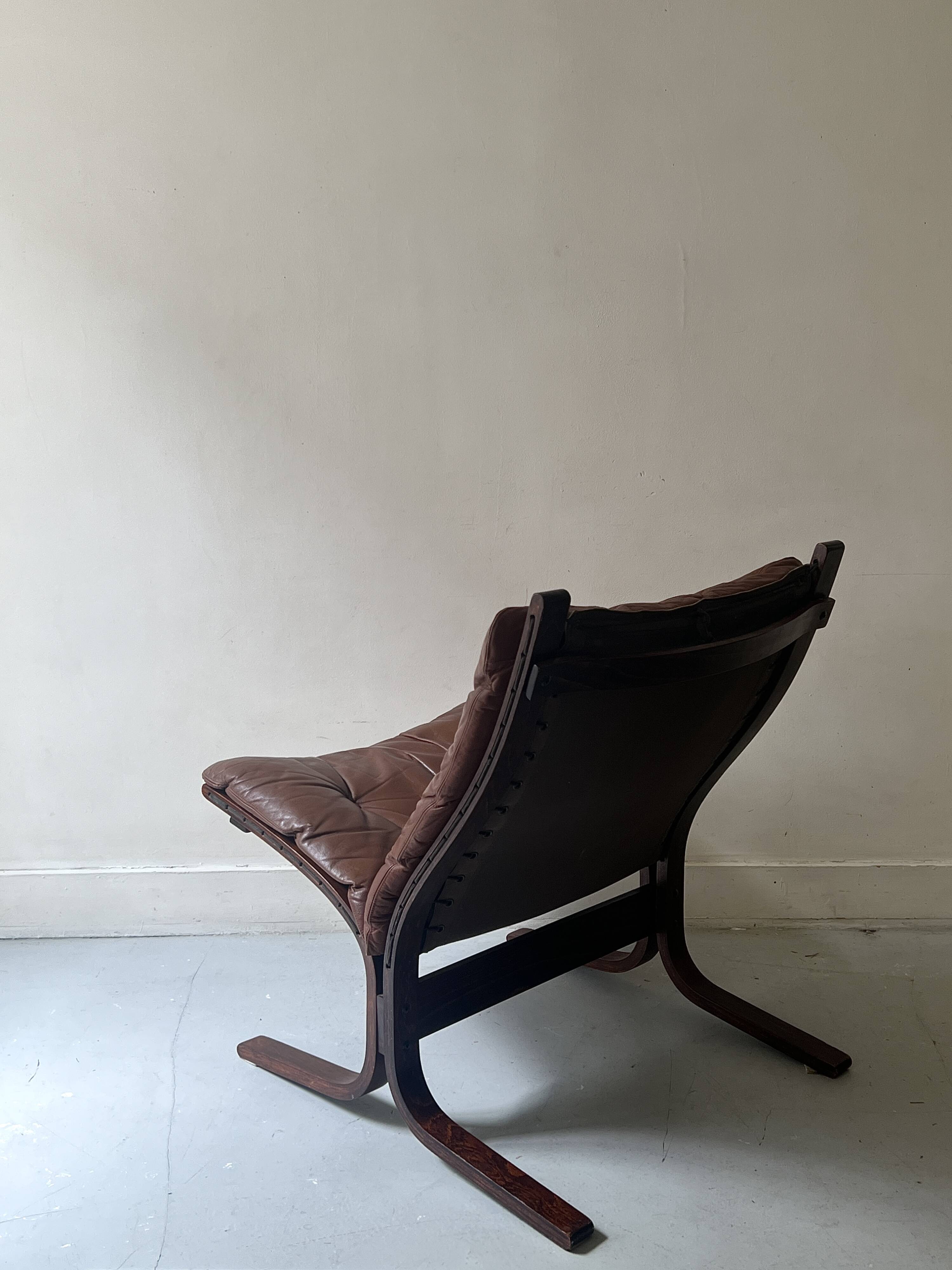 Fauteuil scandinave en cuir cognac "Siesta" par Ingmar Relling pour Westnofa 1960