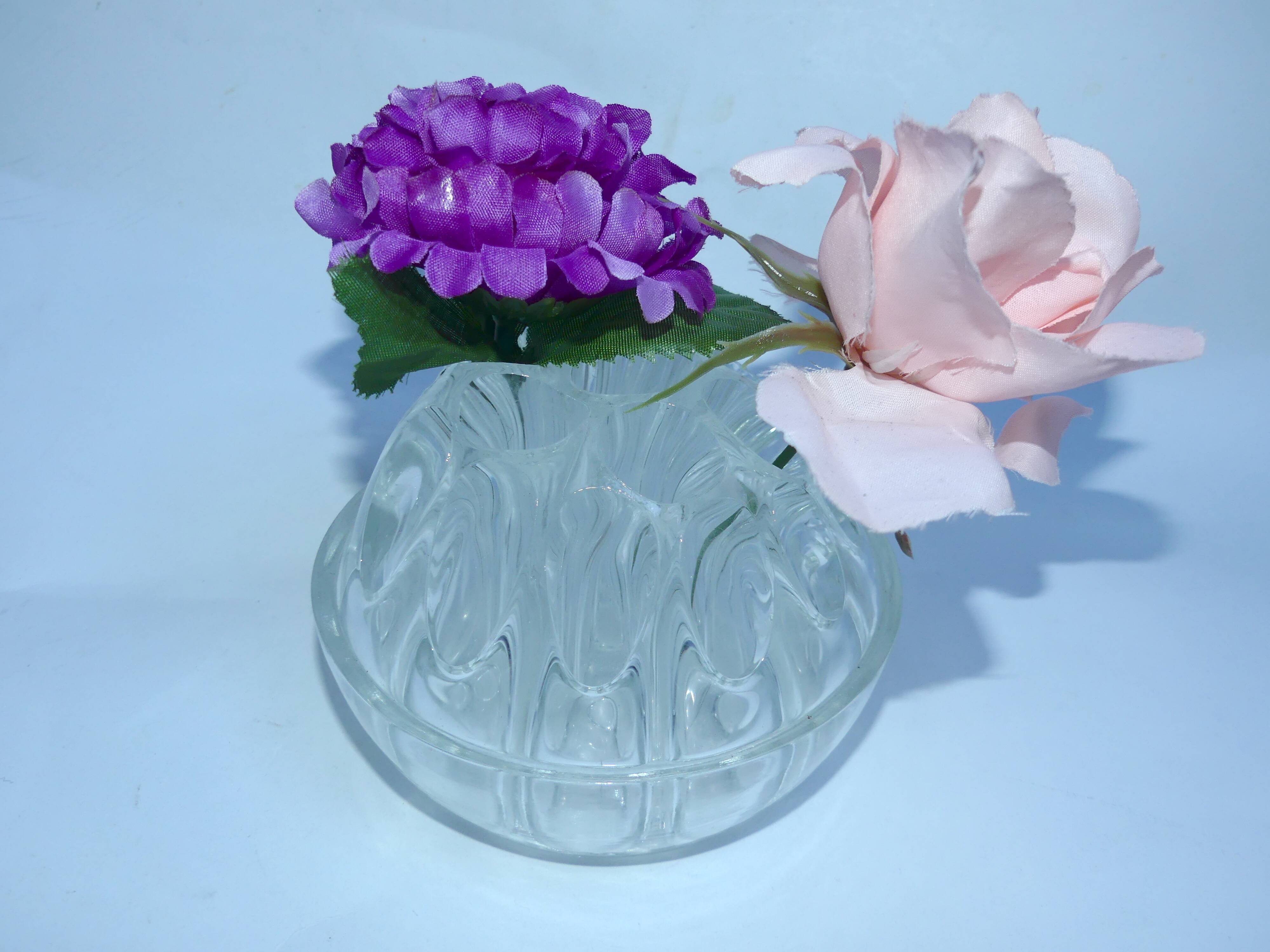 Vase pique fleurs 19 trous en verre