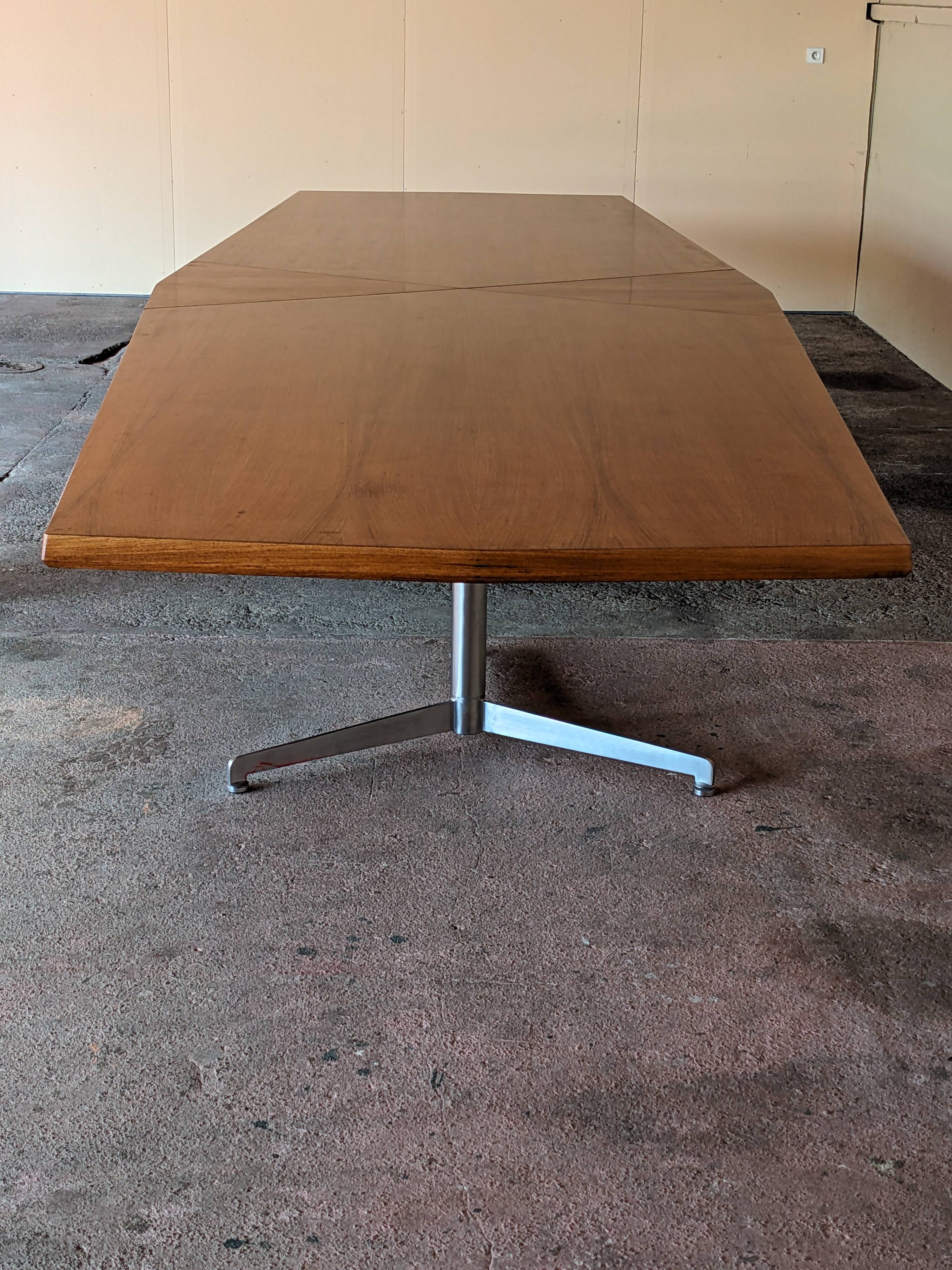 Rosewood conference table by Osvaldo Borsani for Tecno 1968