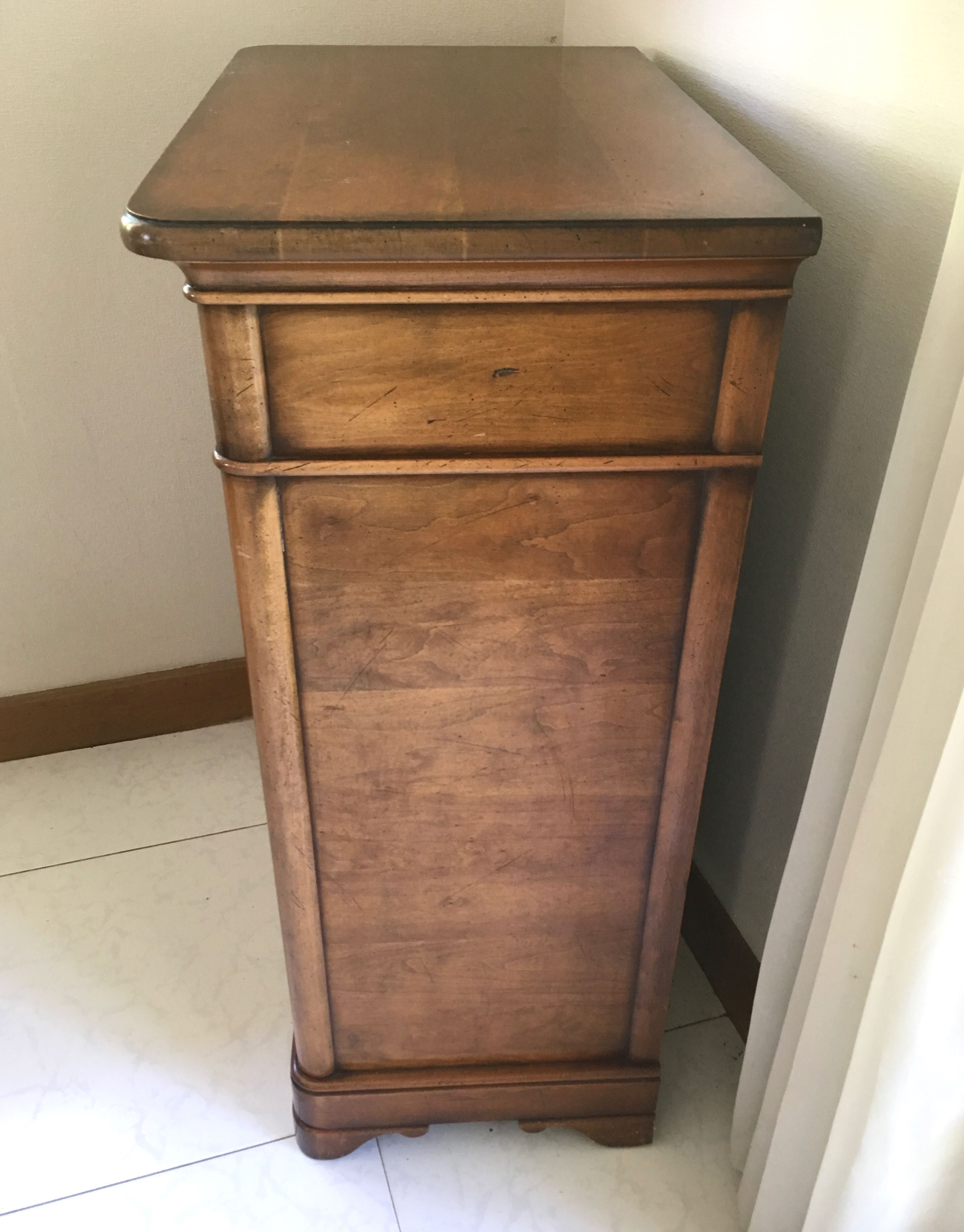 Commode vinyl cabinet 60s
