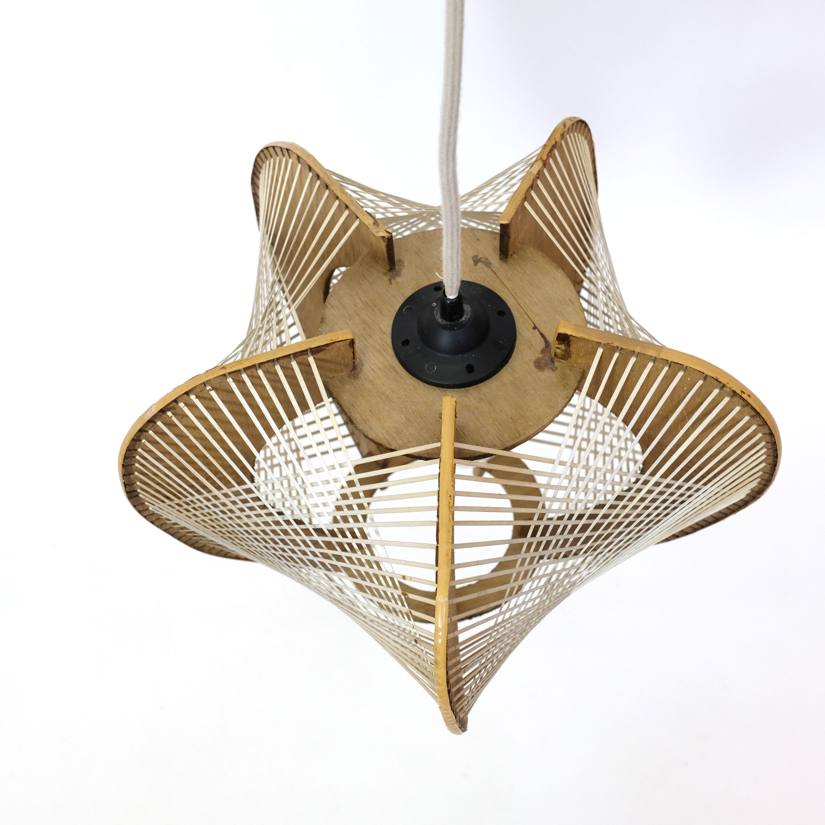 Suspension fil et bois des années 60-70