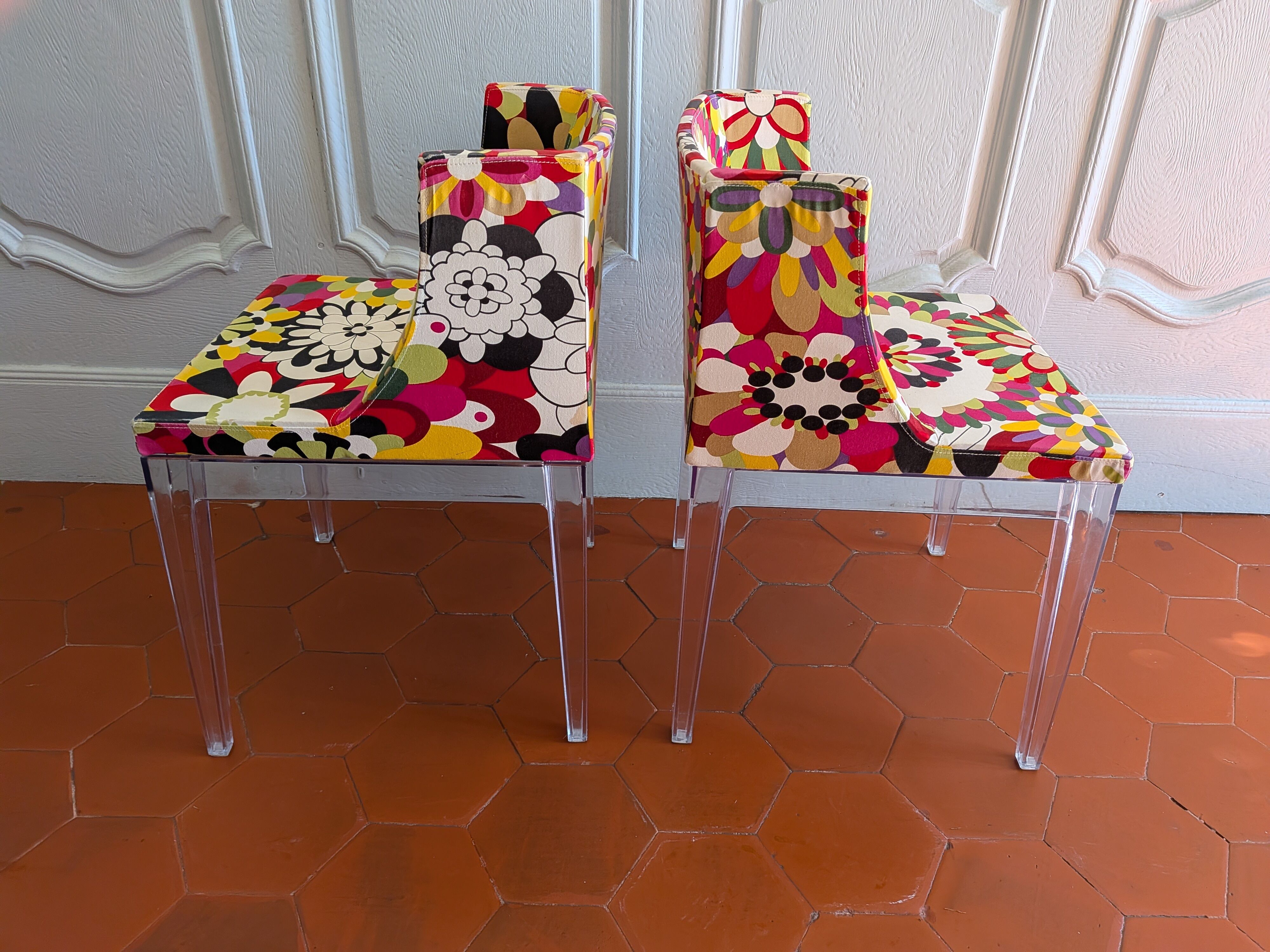 Paire de fauteuils design style Murakami