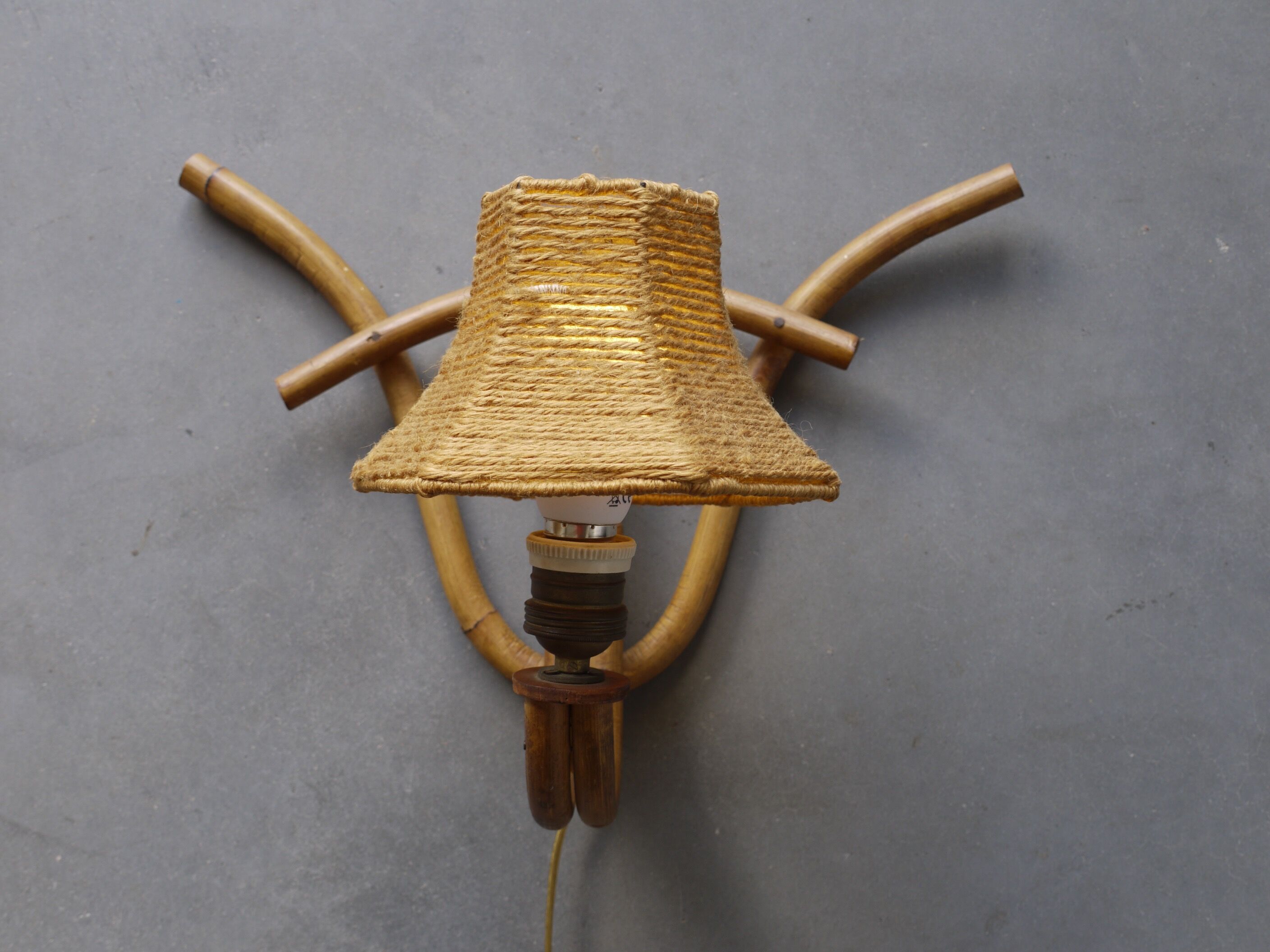 Lampe murale en bambou bohème Français, années 1950