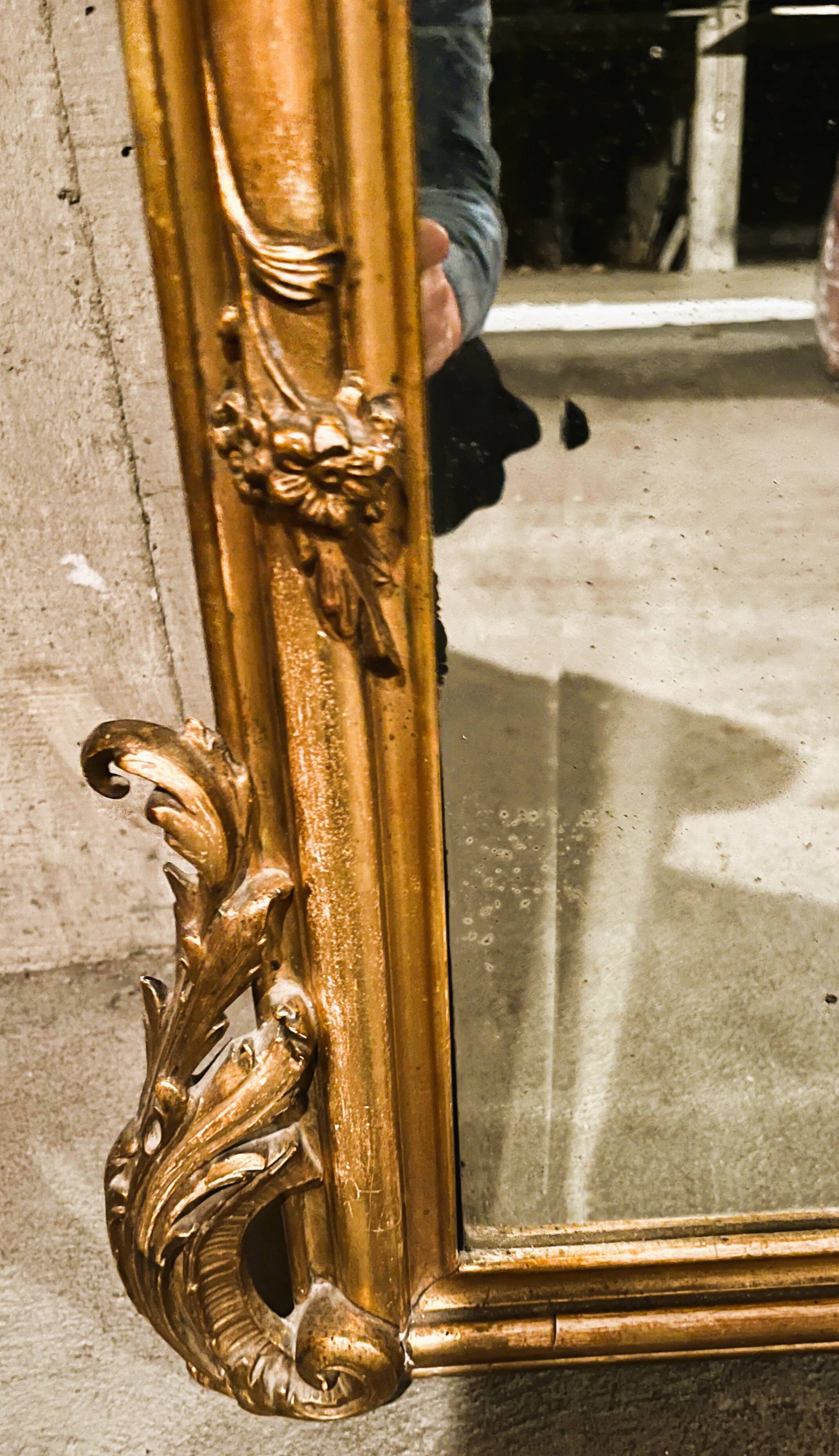 Ancient gilded stucco ice