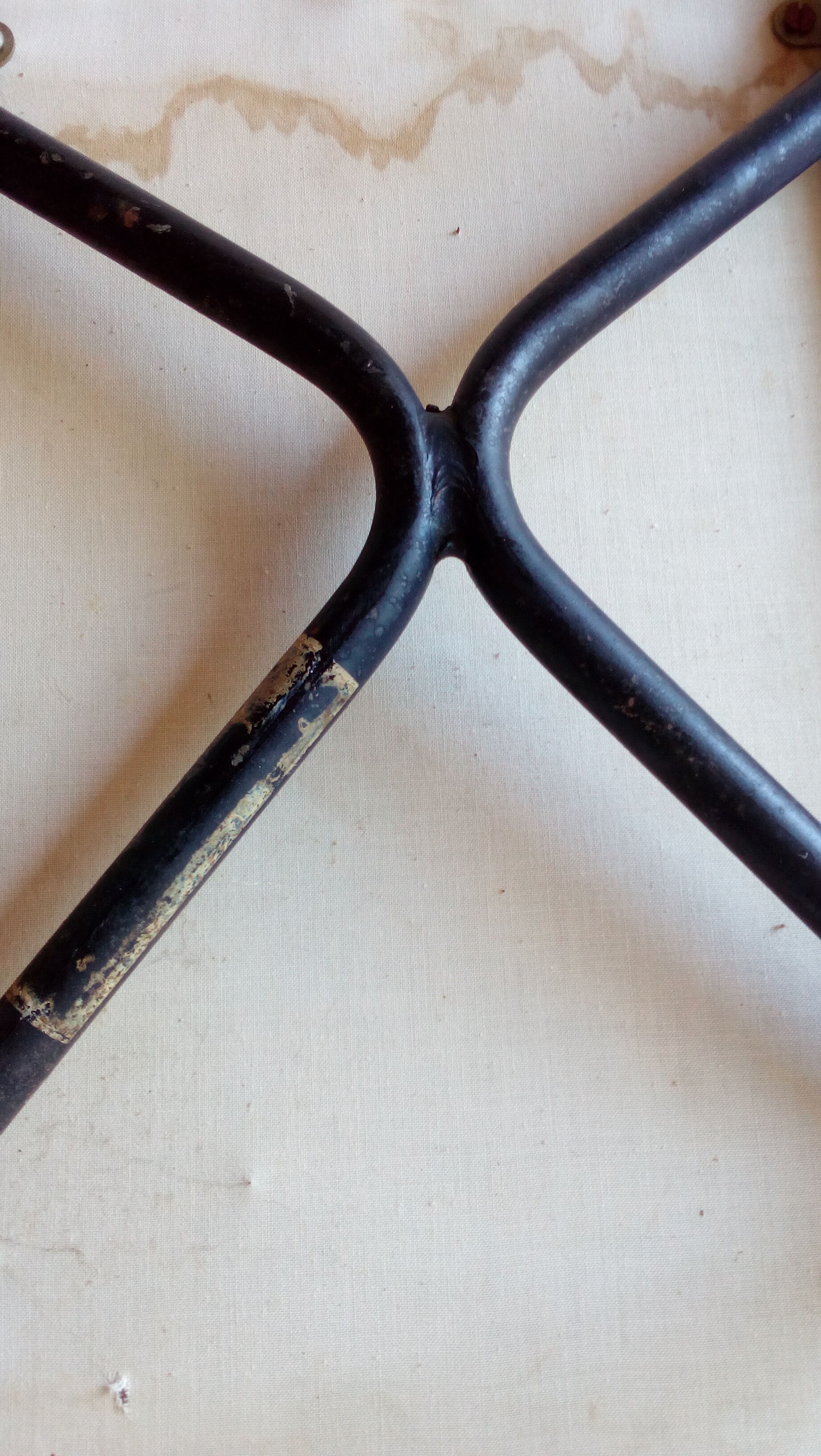 Set of 2 chairs airborne