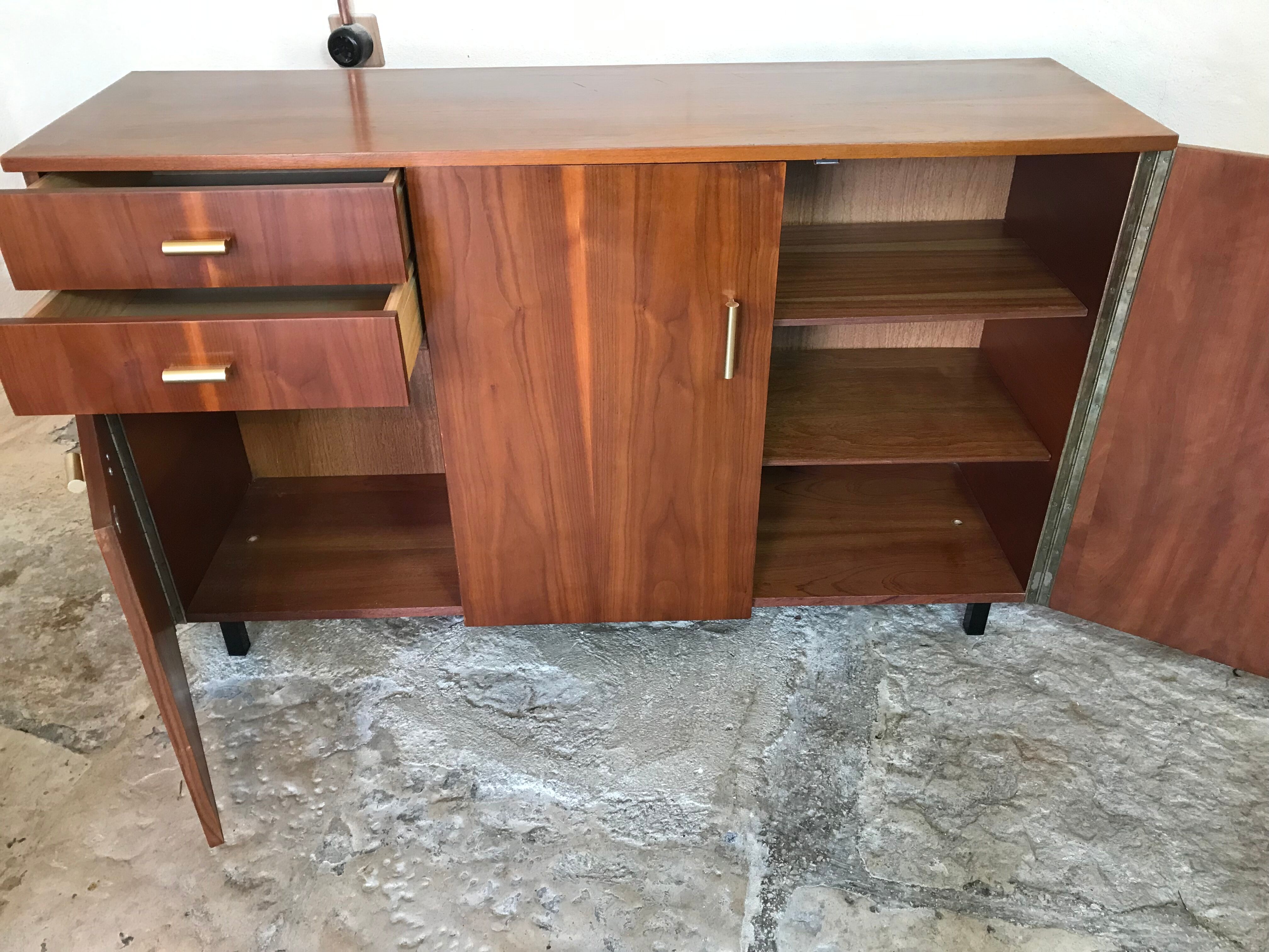 Vintage enfilade 1960-1980's blond walnut veneer handles brass