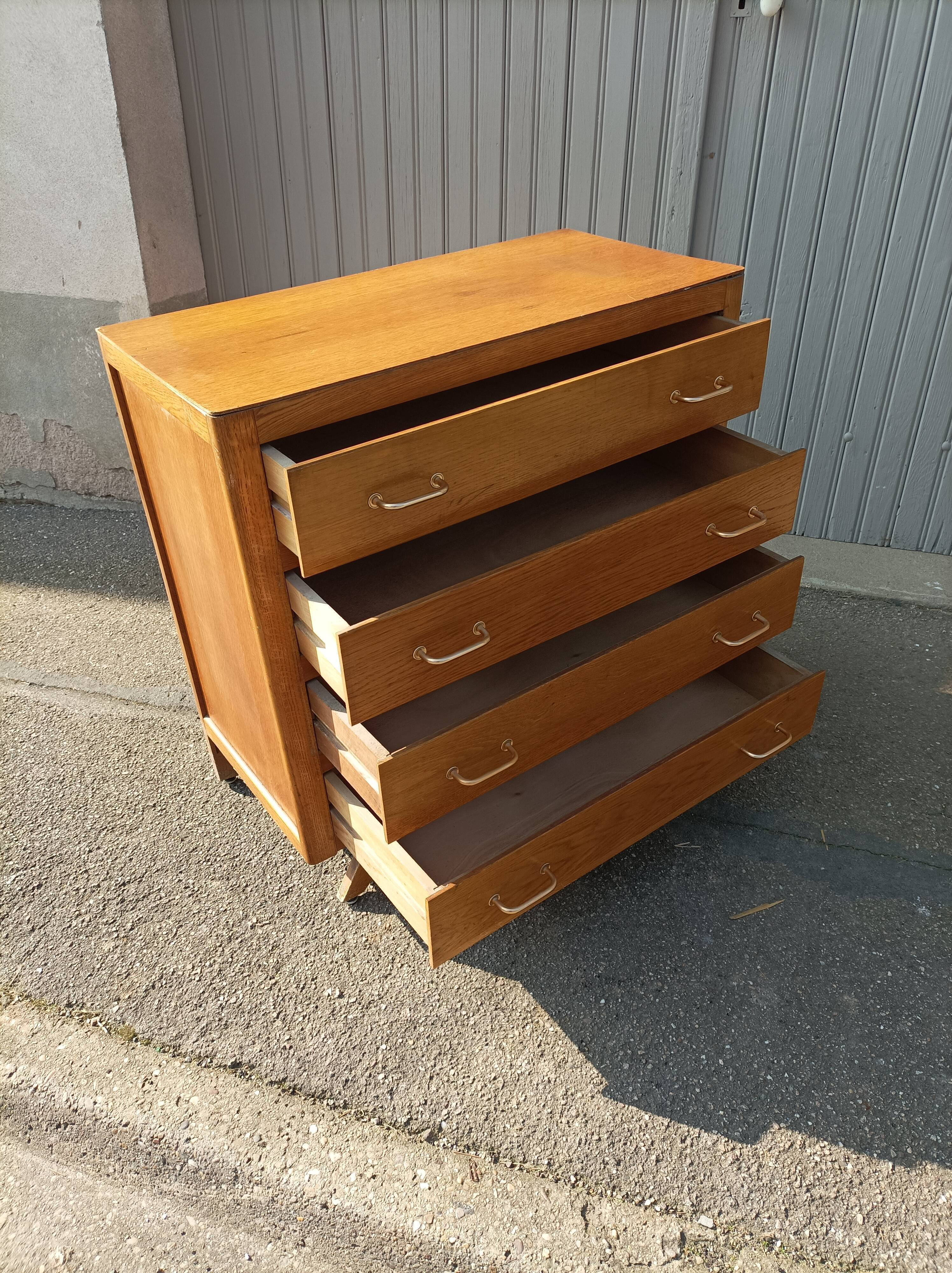 Vintage chest of drawers 4 drawers feet compass