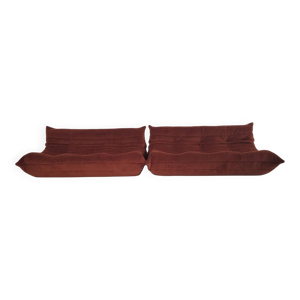 Ligne Roset Paire de canapés 3 places Togo en velours roux