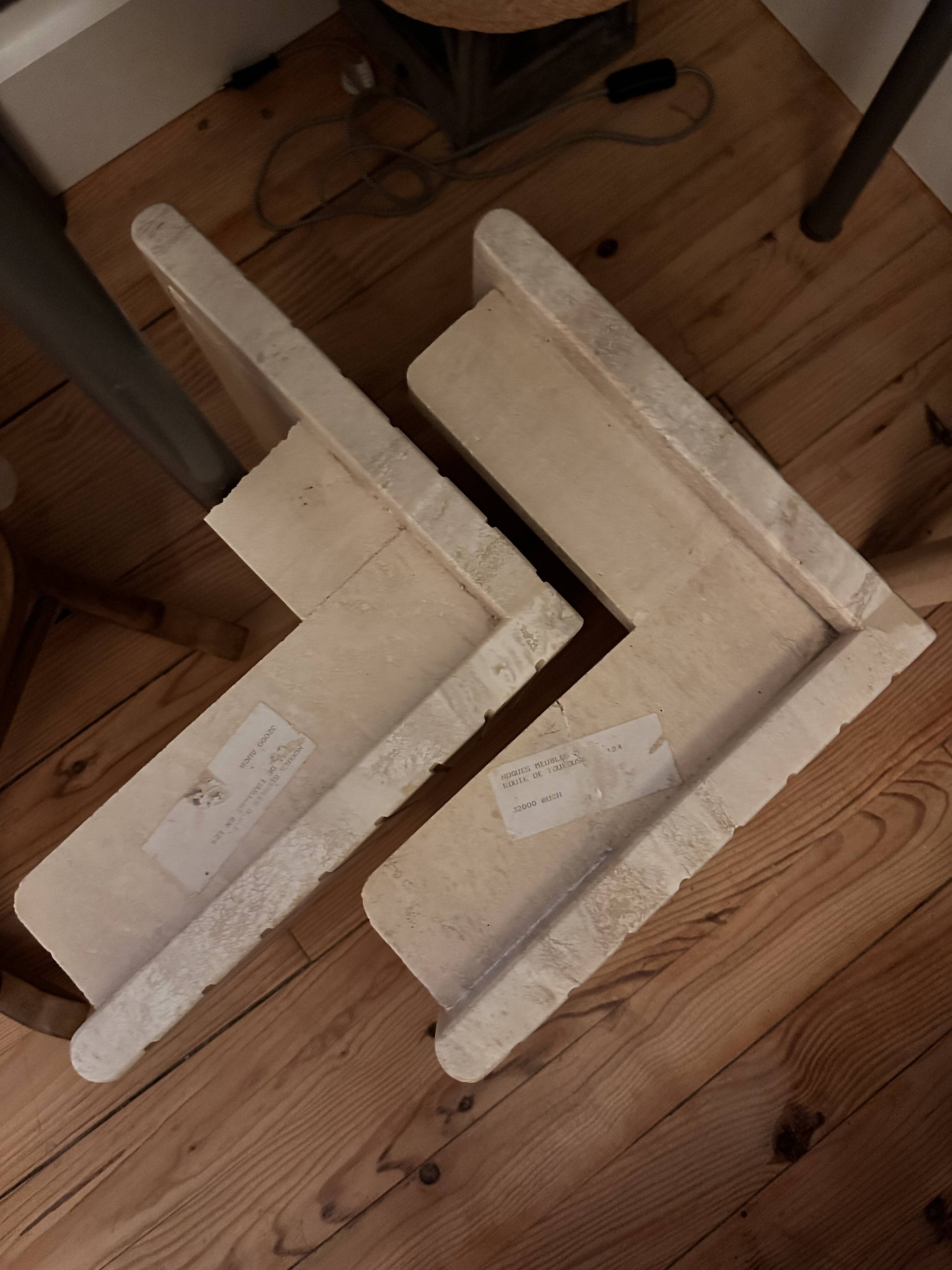 Table basse en travertin "Œil" Roche Bobois