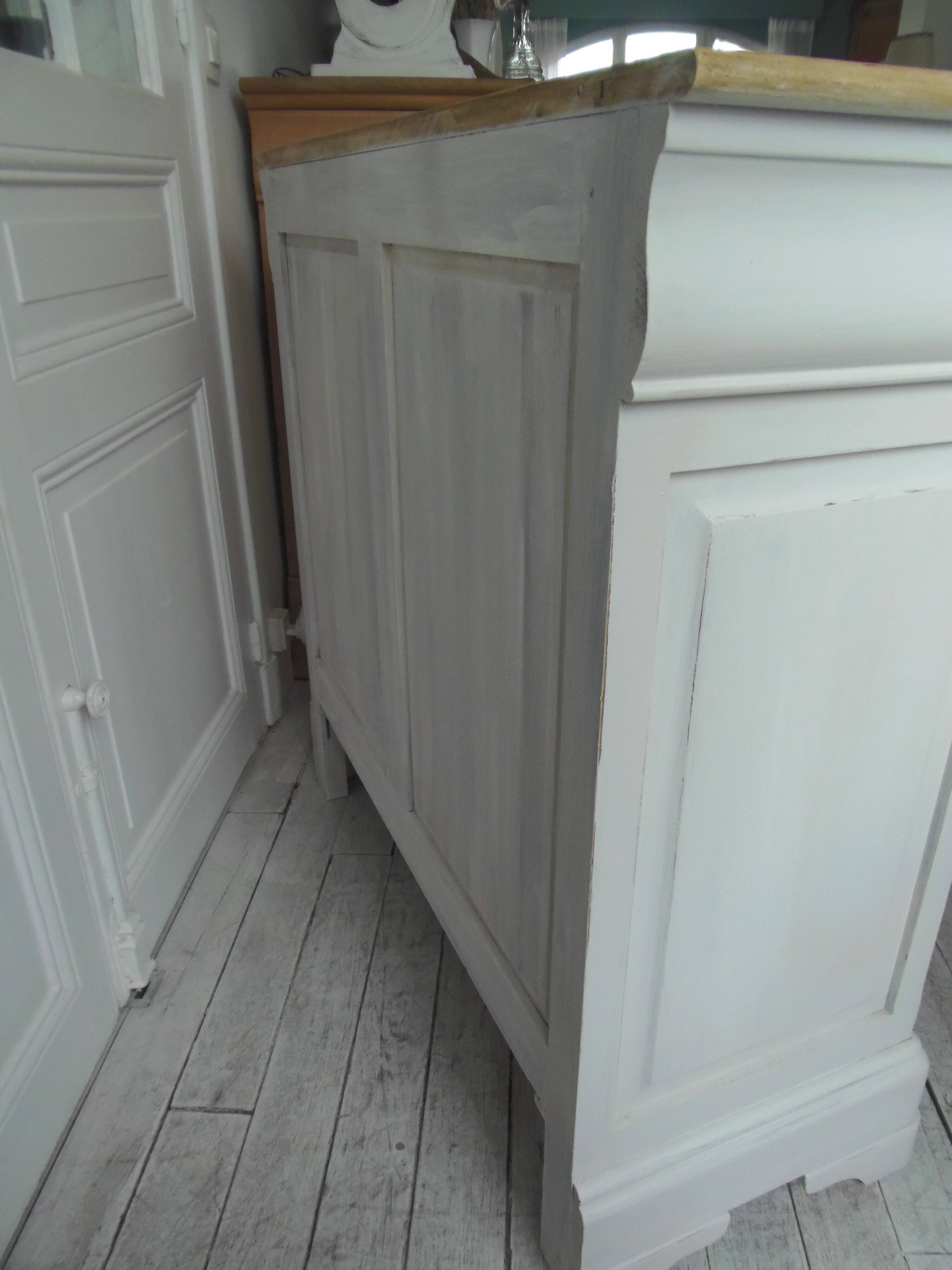 Louis Philippe style sideboard with pearl gray patina, 2 doors, drawers, wooden top.
