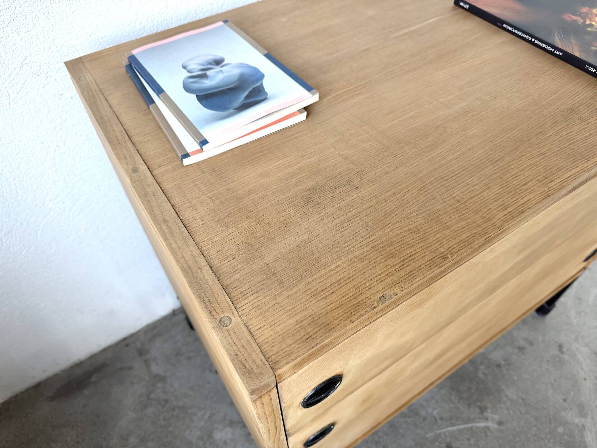 Three-drawer commode ARP — Minvielle, oak and lacquered metal, France, years