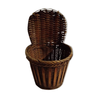 Vintage wicker pot cache